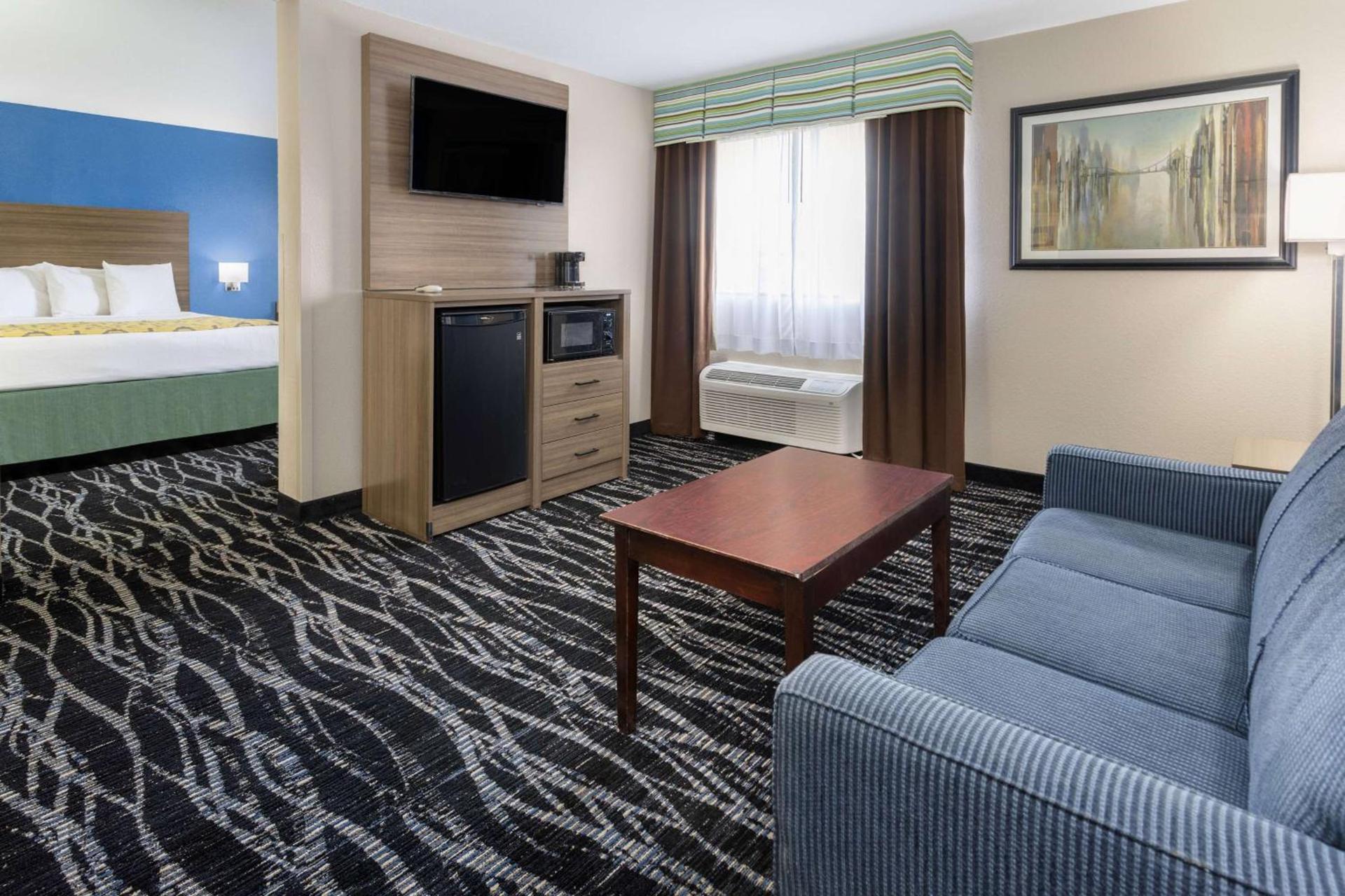 Baymont by Wyndham Saraland photo 26