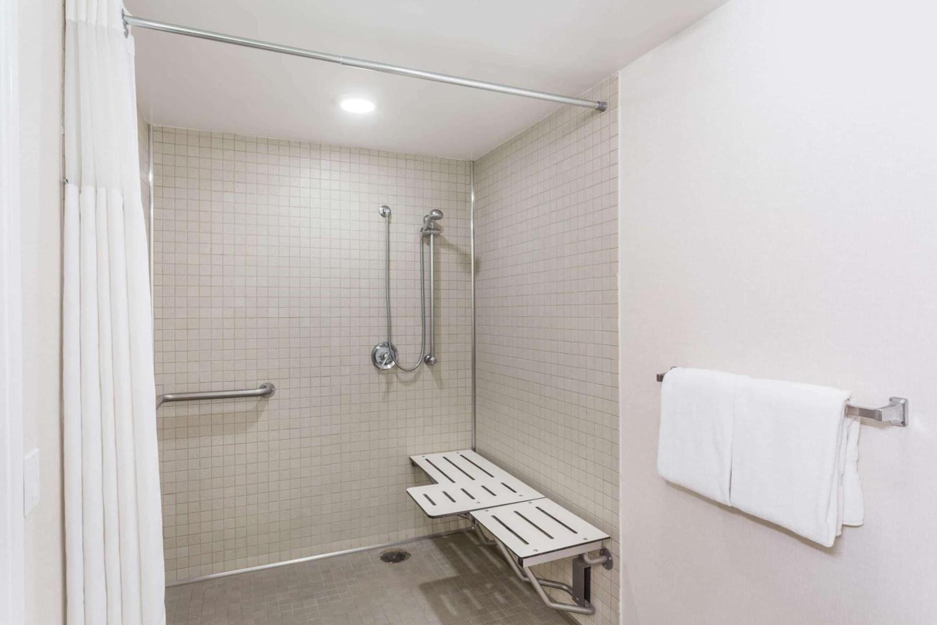 Wyndham Garden Fresno Yosemite Airport photo 14