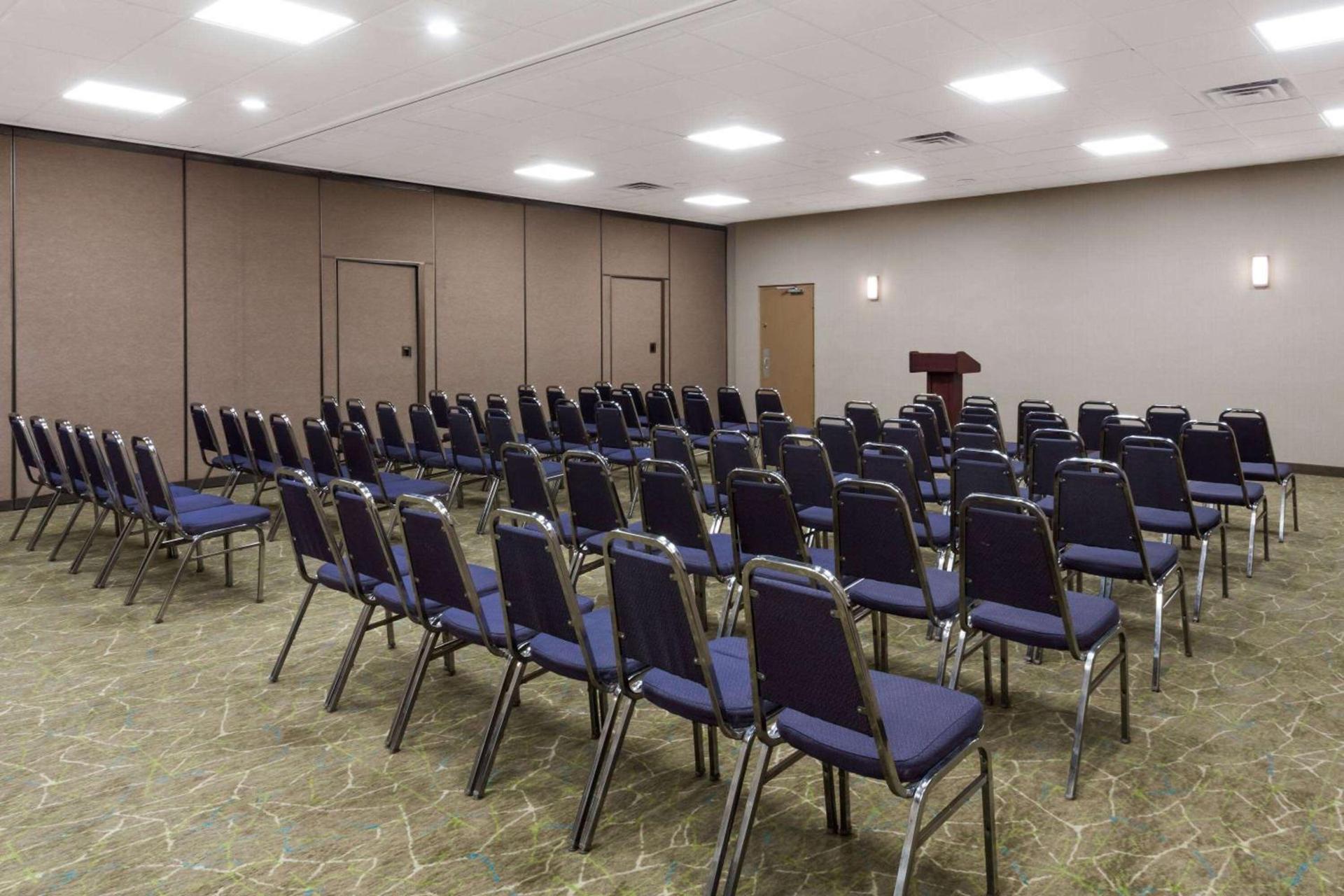 Wyndham Garden Fresno Yosemite Airport photo 21