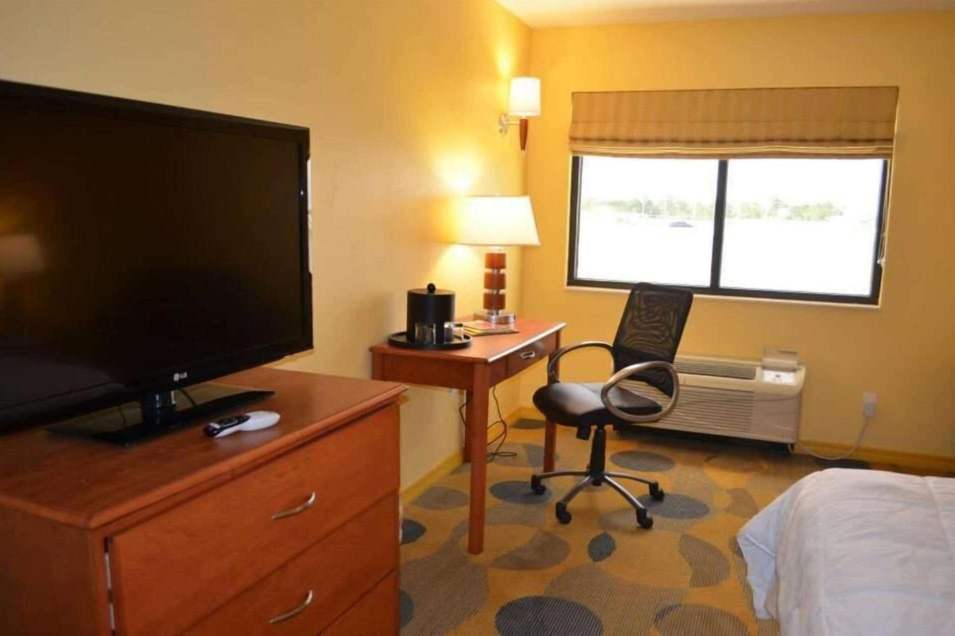 Marble Waters Hotel & Suites, Trademark by Wyndham photo 6