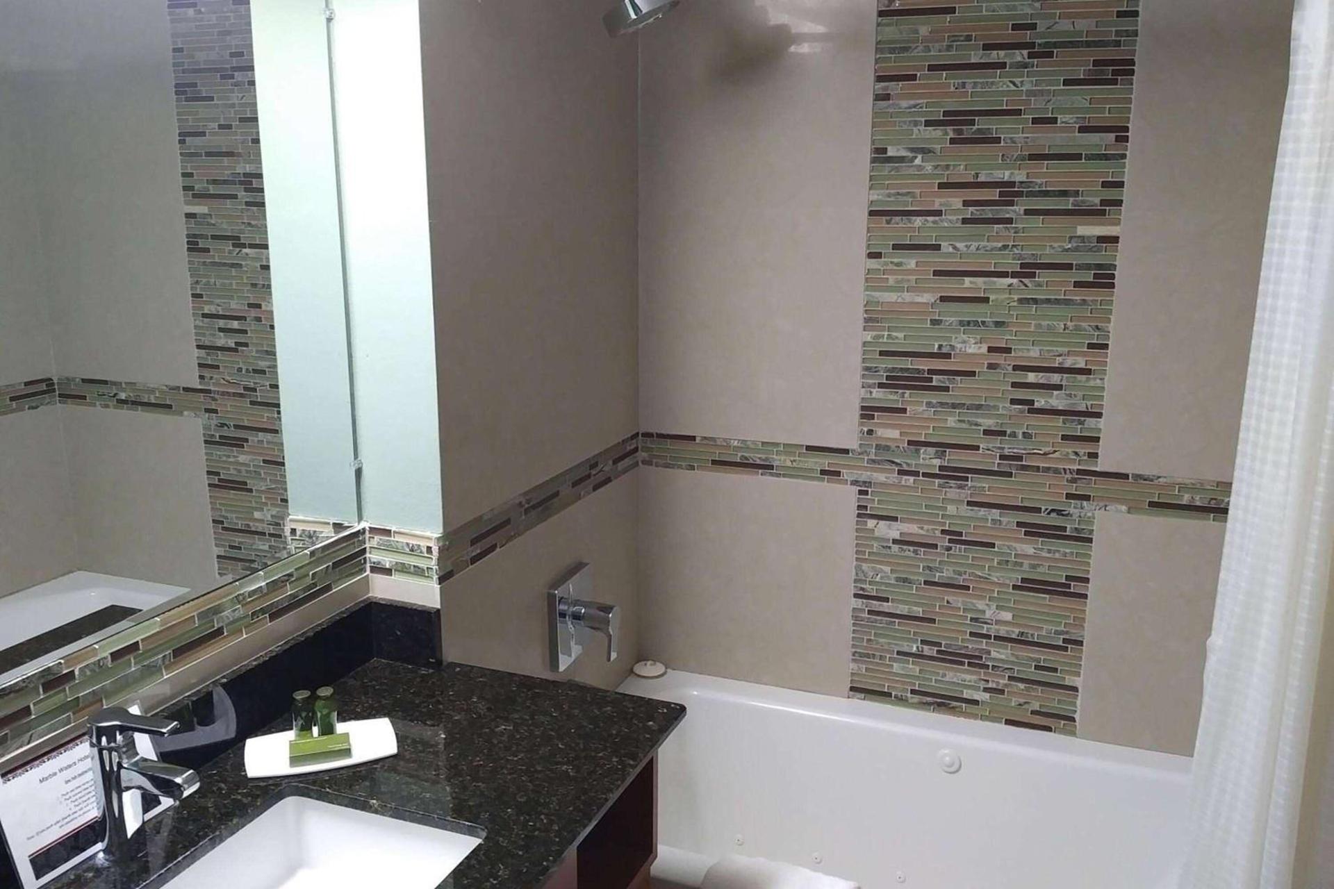 Marble Waters Hotel & Suites, Trademark by Wyndham photo 8