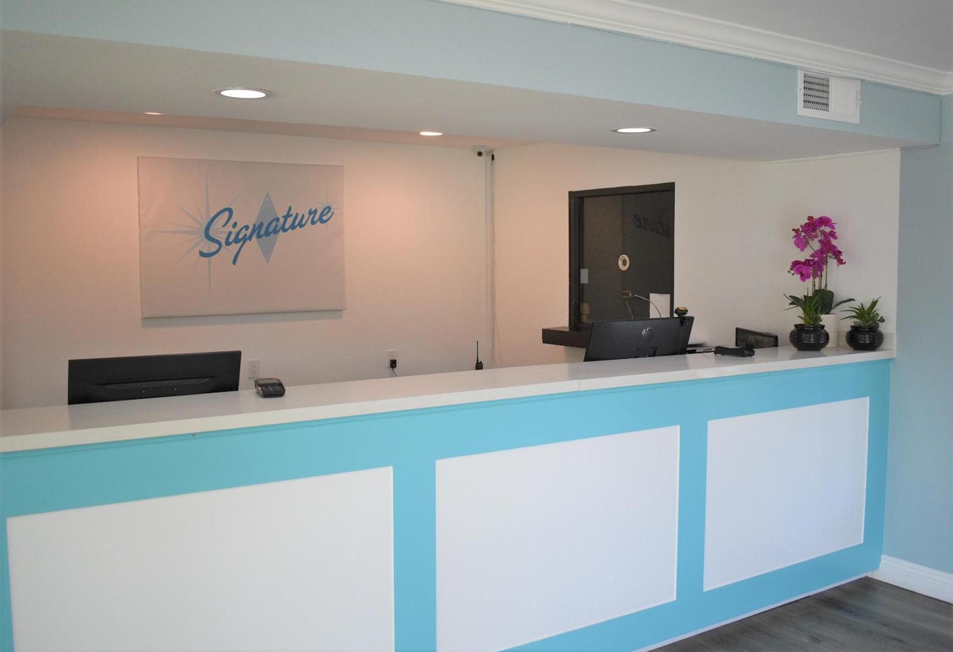 Signature Anaheim Maingate photo 22