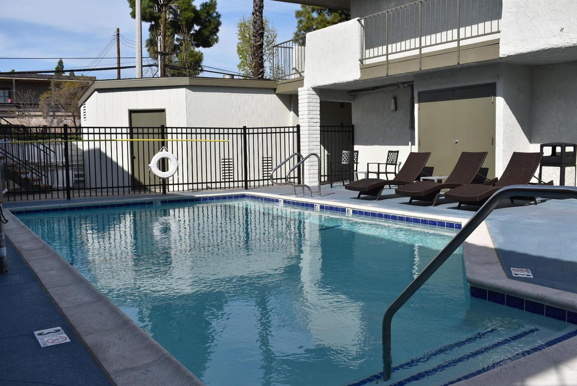 Signature Anaheim Maingate photo 24