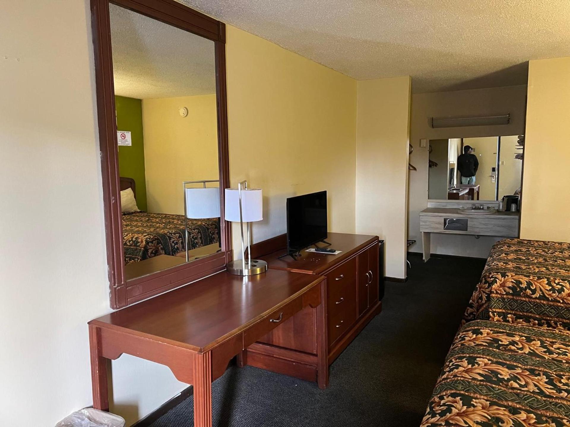 Lebanon Inn Motel photo 8
