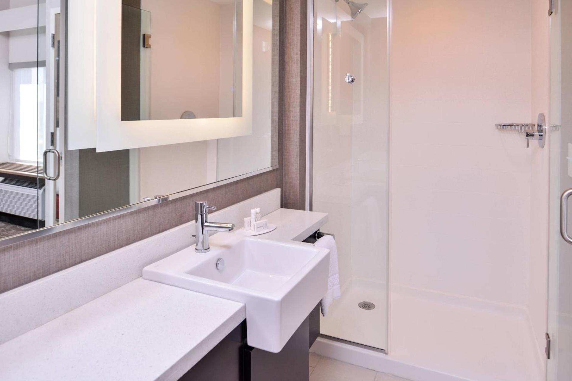 SpringHill Suites by Marriott Greensboro Airport photo 12