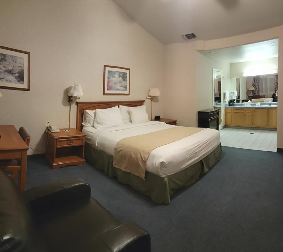 Garden Inn and Suites Fresno photo 37