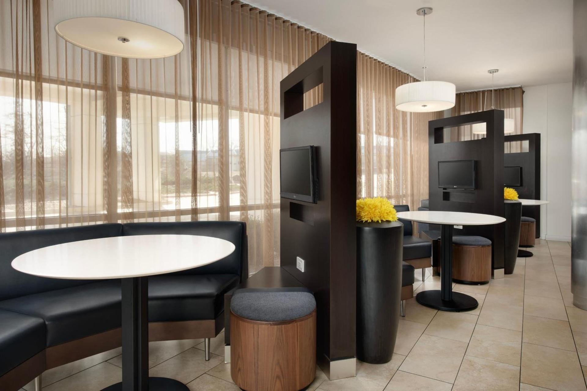 Courtyard By Marriott Little Rock North photo 23
