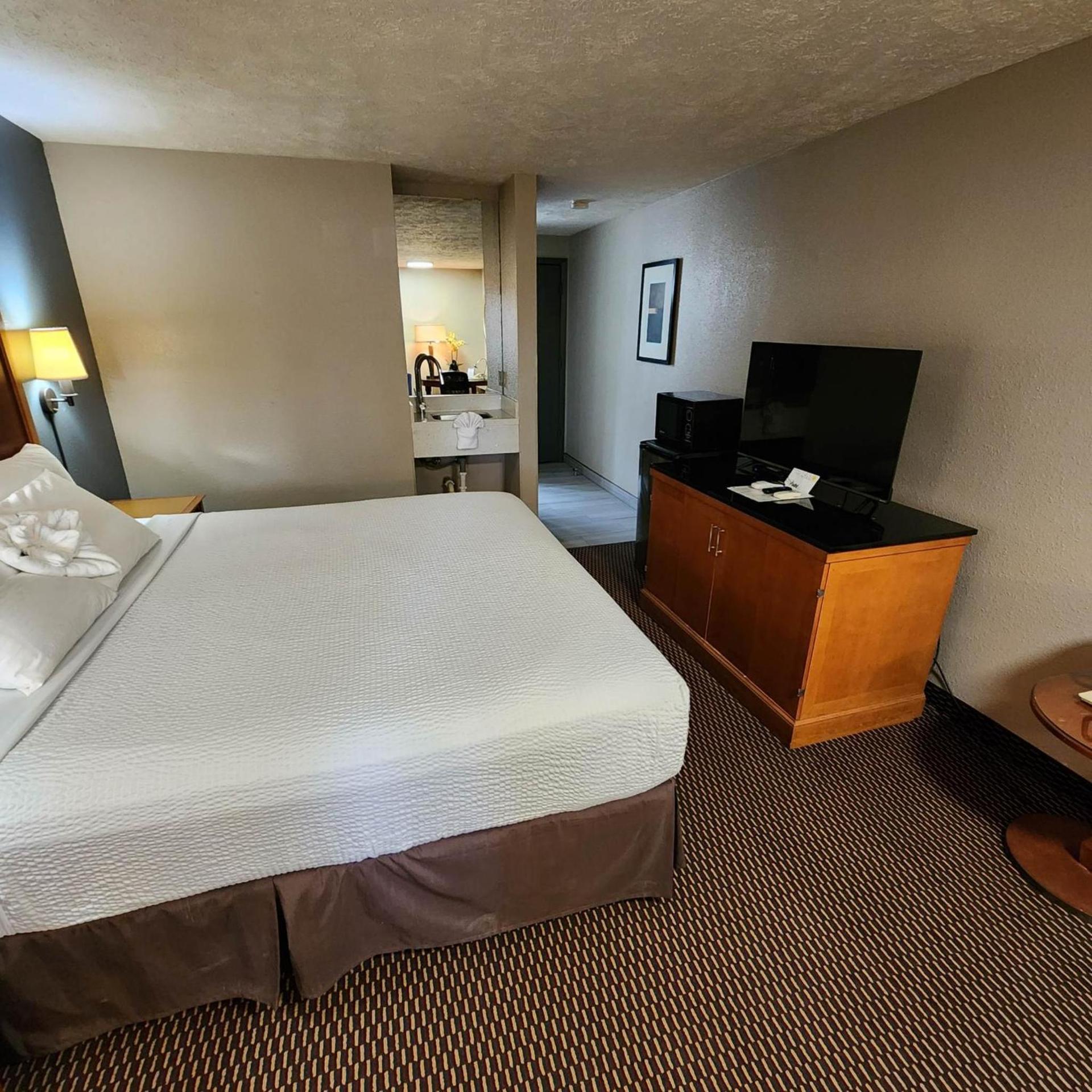 Days Inn by Wyndham Ritzville photo 43