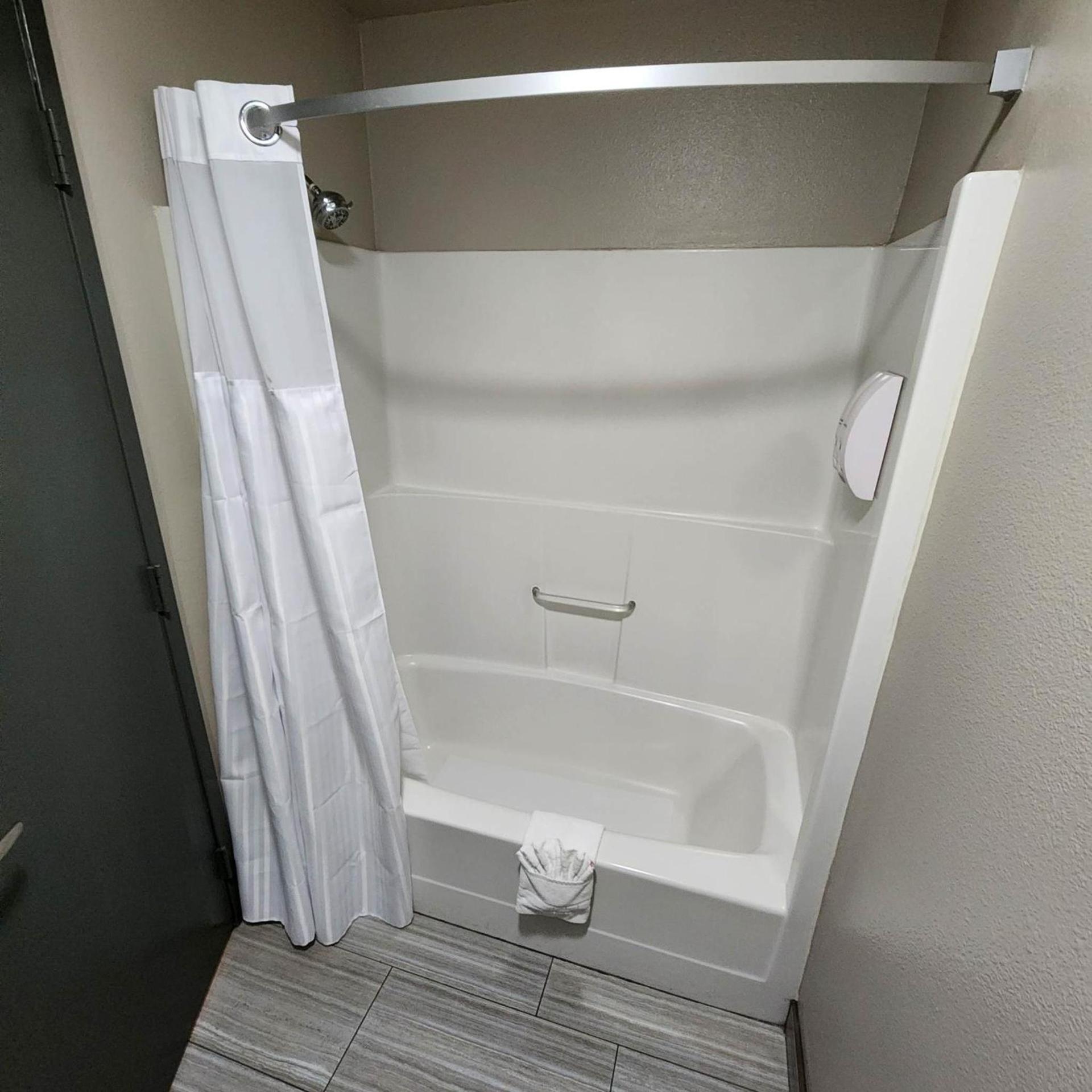 Days Inn by Wyndham Ritzville photo 39