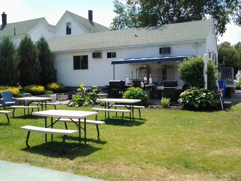 Ne'r Beach Motel photo 91