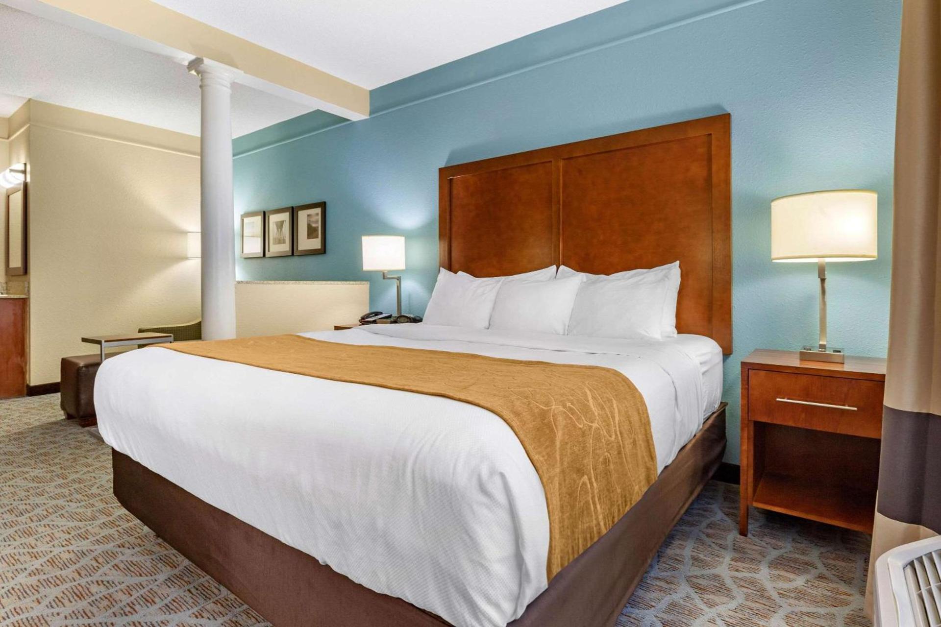 Comfort Suites Southport - Oak Island photo 17