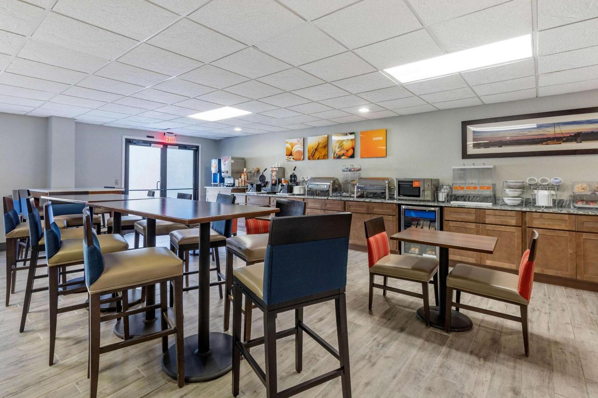Comfort Suites Southport - Oak Island photo 25