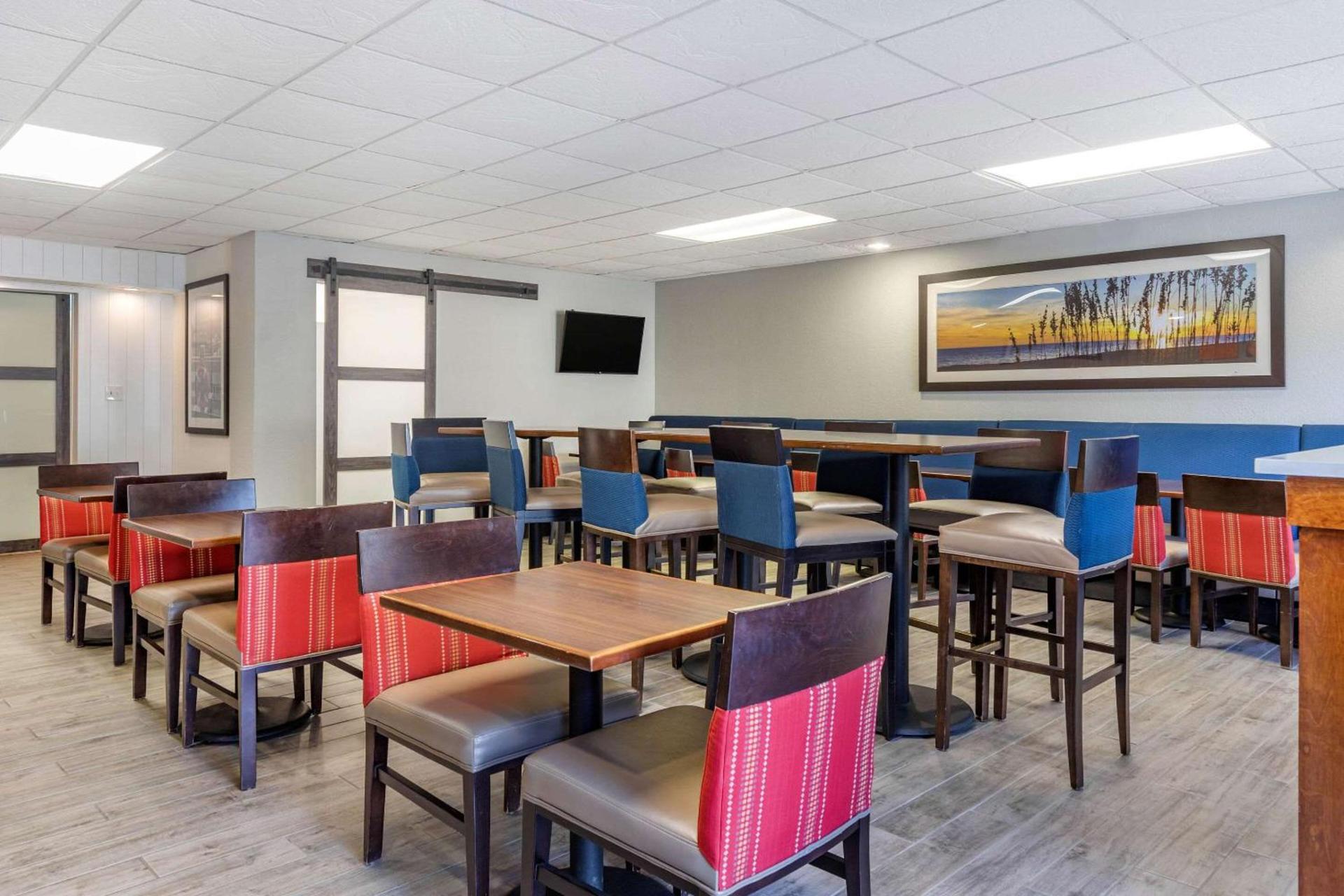 Comfort Suites Southport - Oak Island photo 27