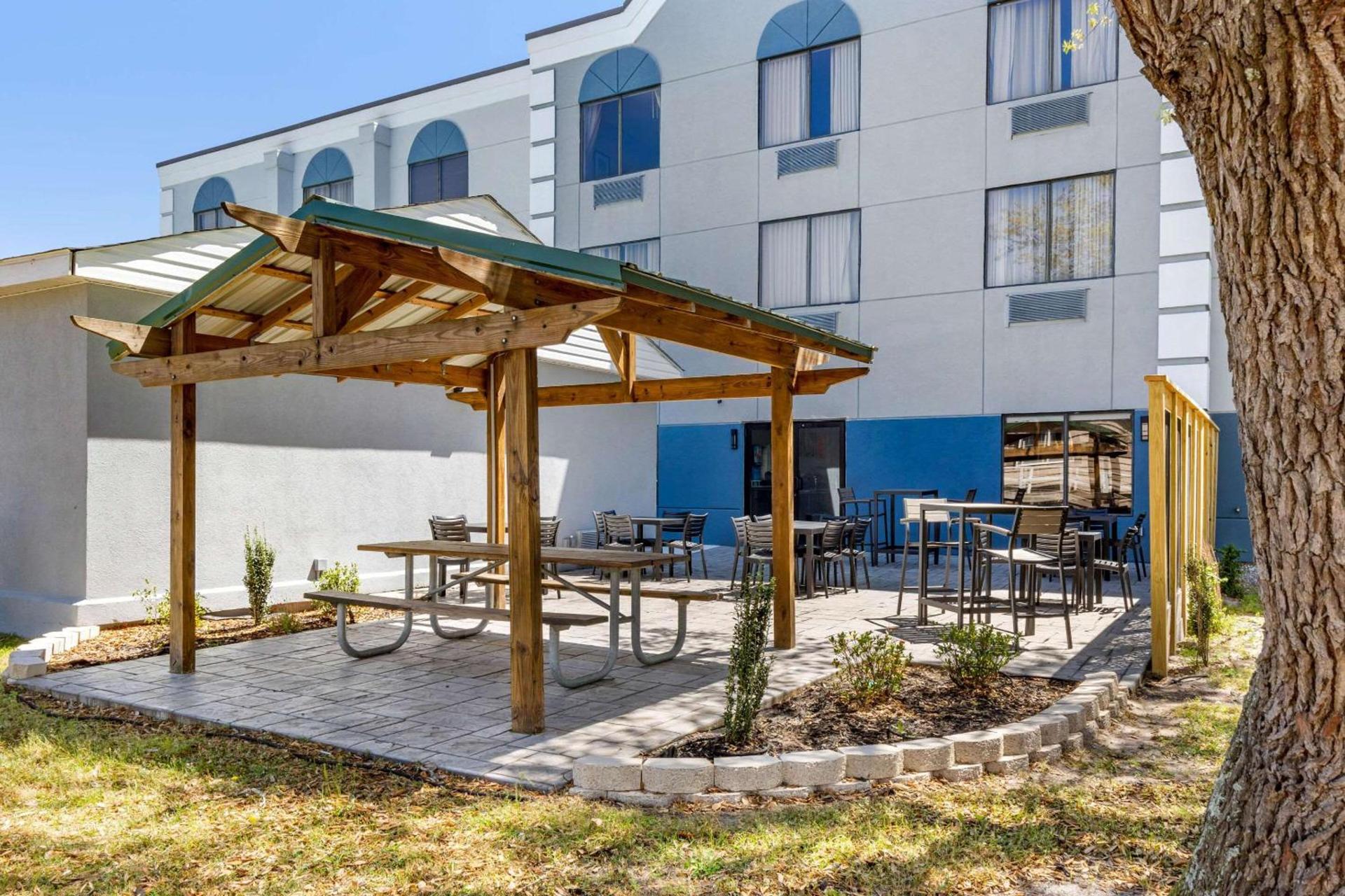 Comfort Suites Southport - Oak Island photo 30
