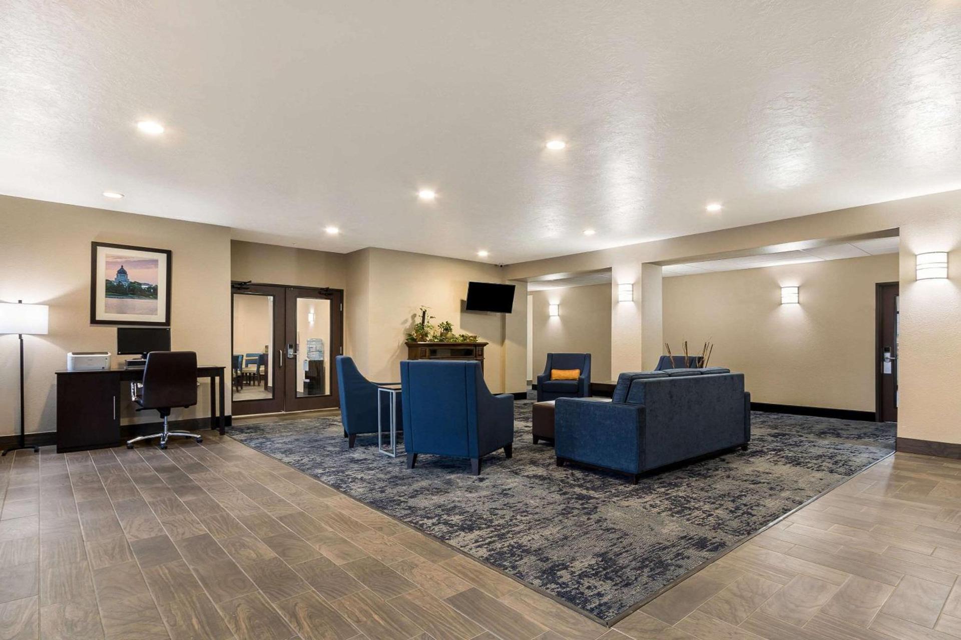 Comfort Inn Yankton SD photo 4