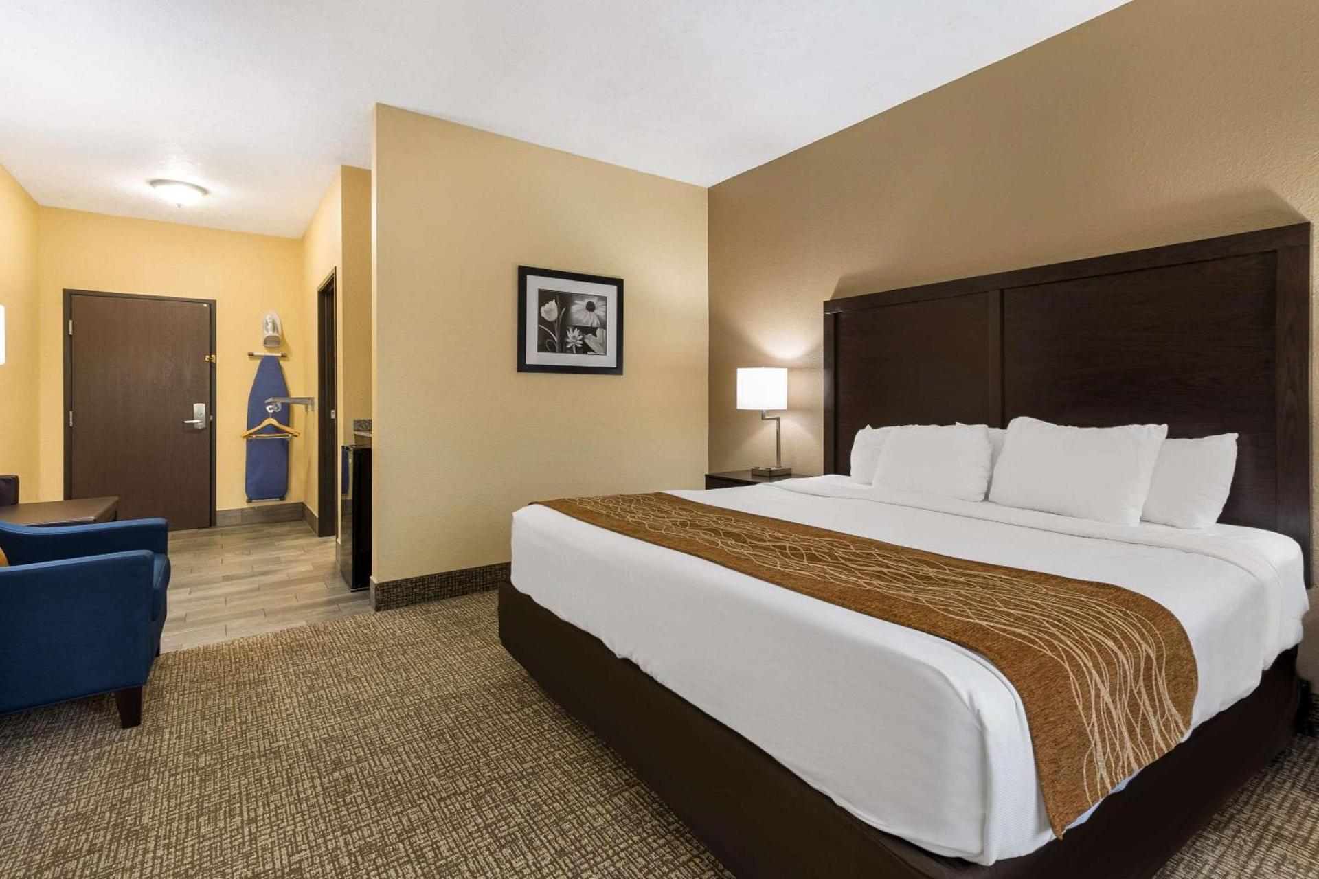 Comfort Inn Yankton SD photo 10