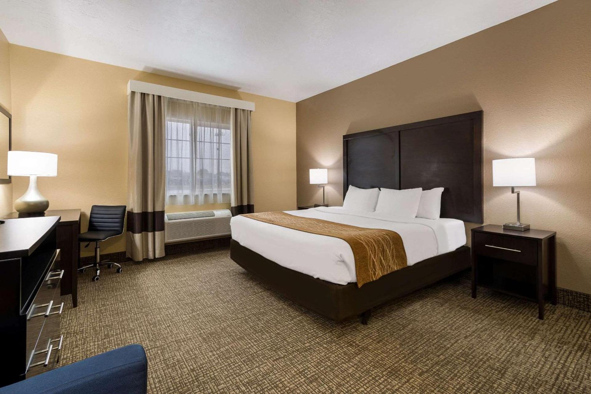 Comfort Inn Yankton SD photo 13