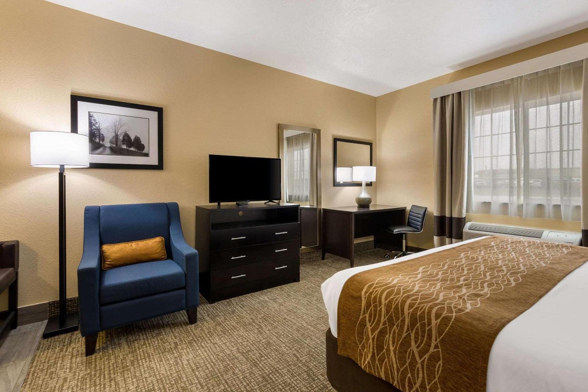 Comfort Inn Yankton SD photo 14