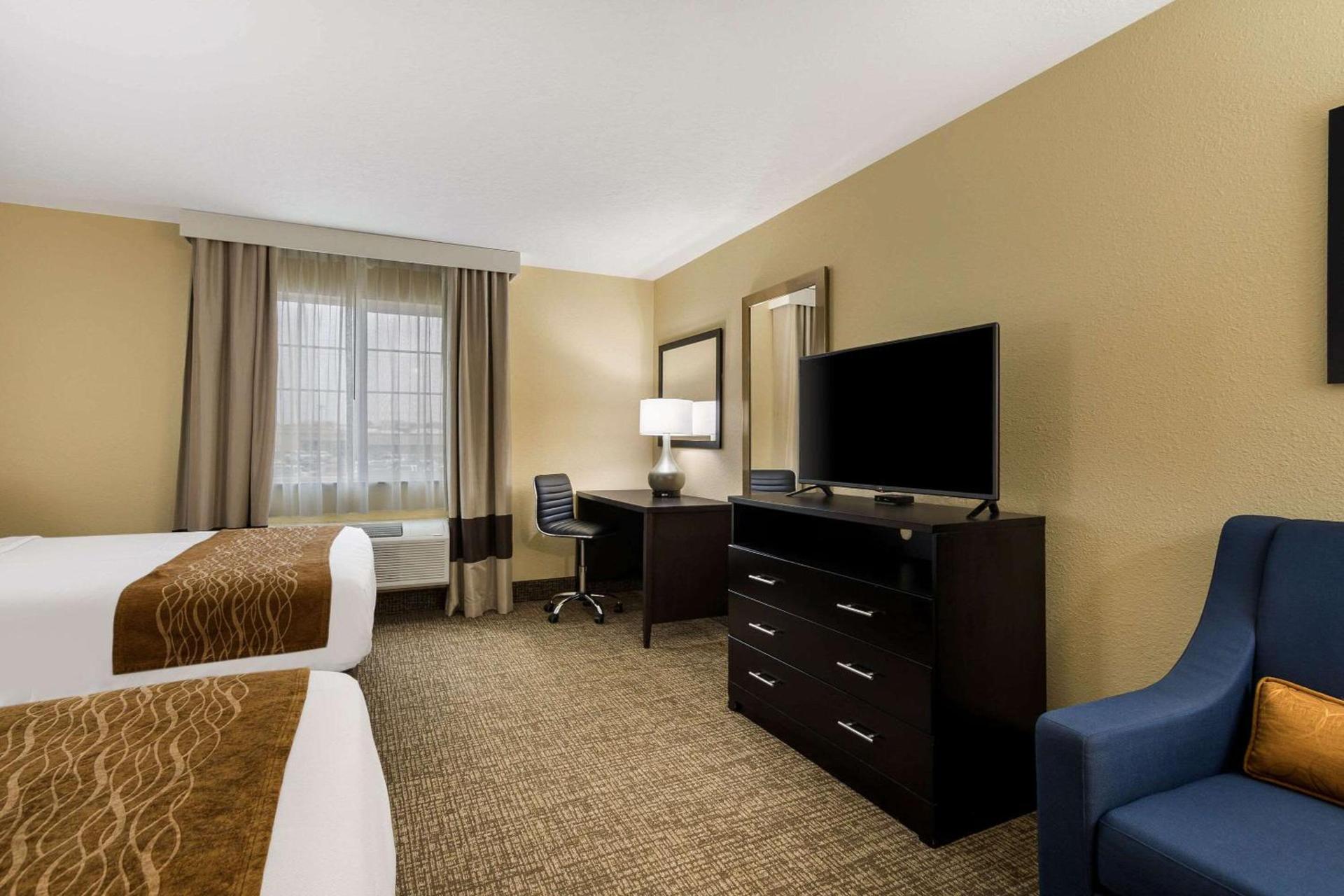 Comfort Inn Yankton SD photo 18