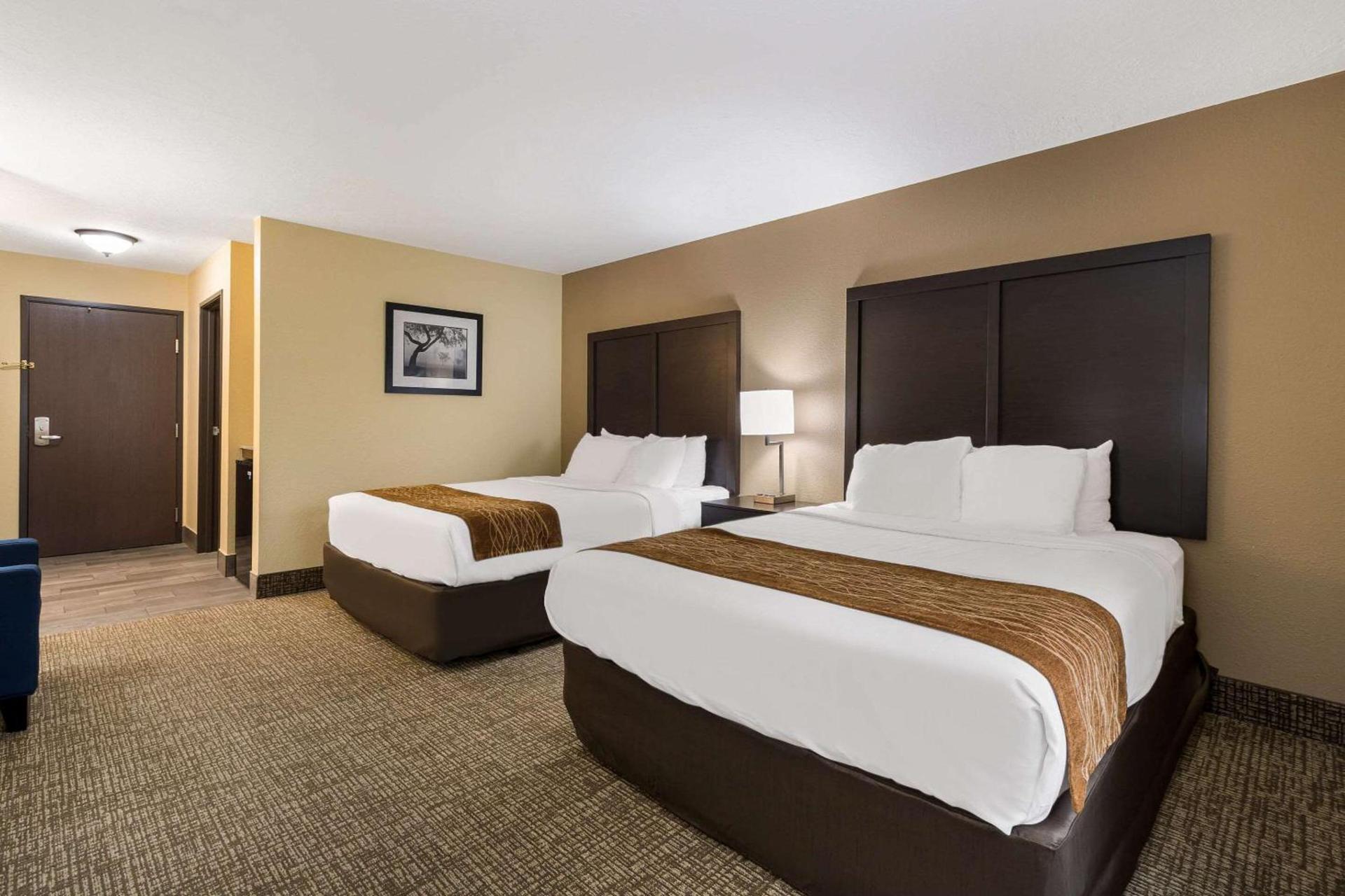 Comfort Inn Yankton SD photo 19