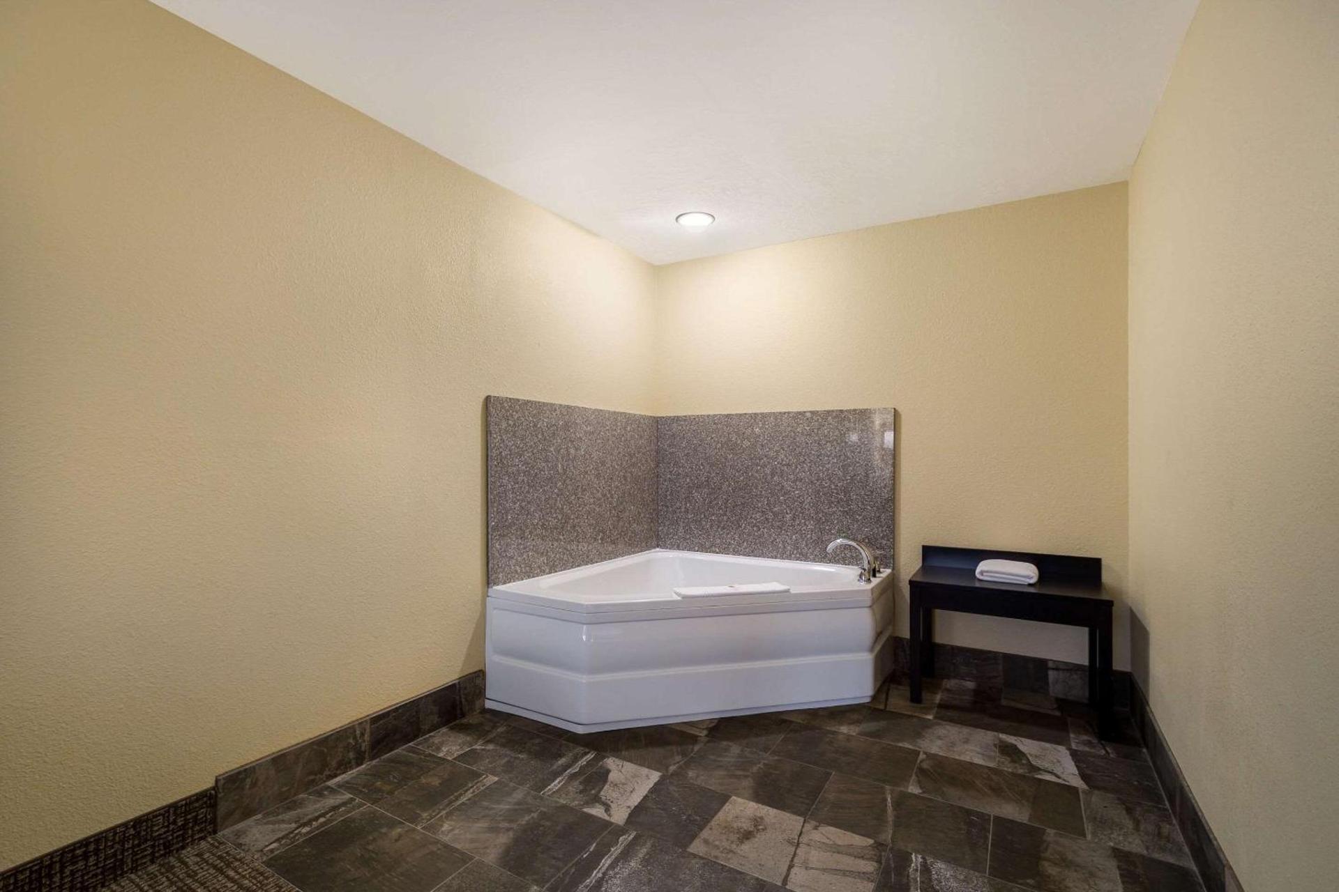 Comfort Inn Yankton SD photo 22