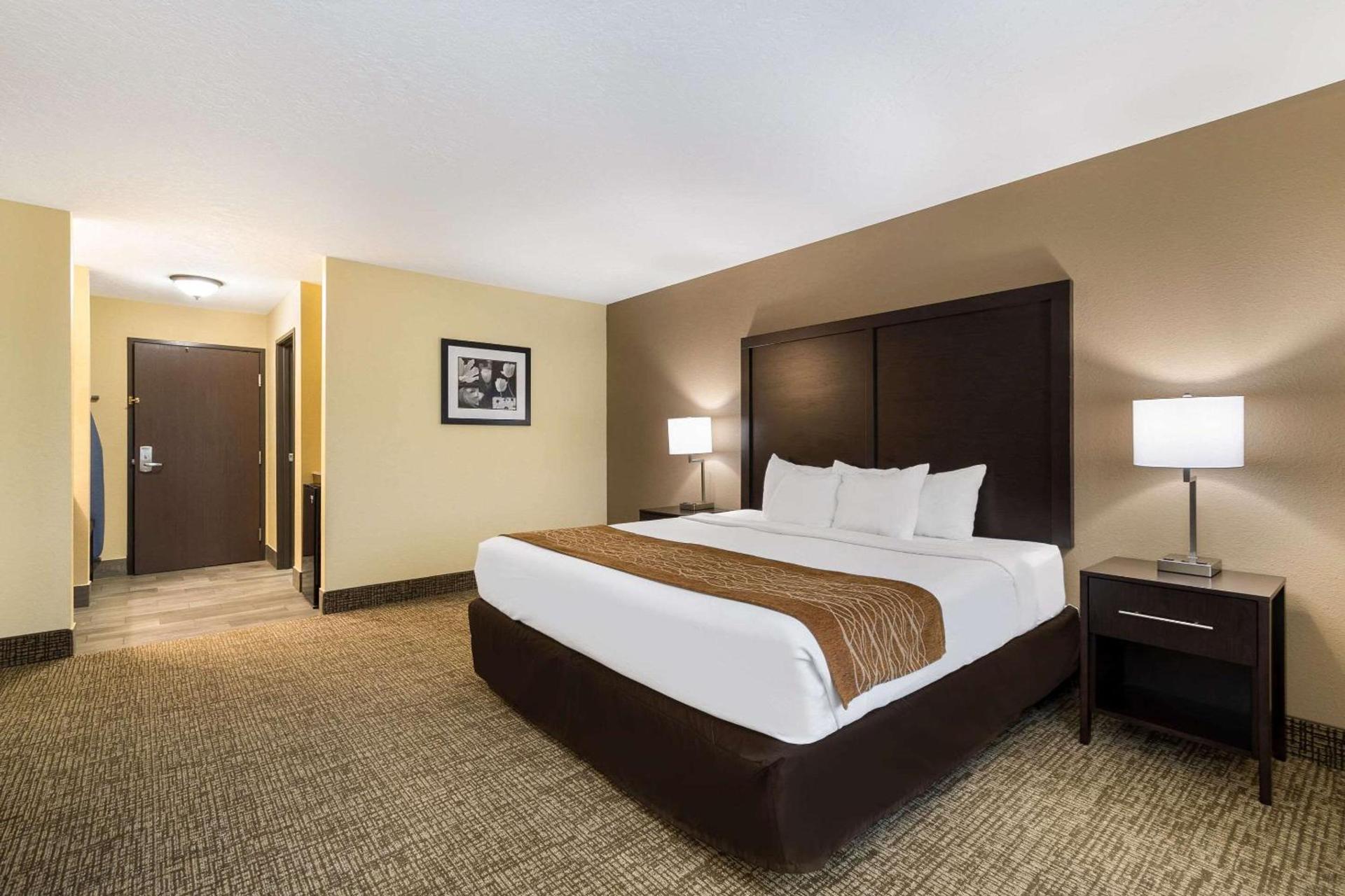 Comfort Inn Yankton SD photo 23