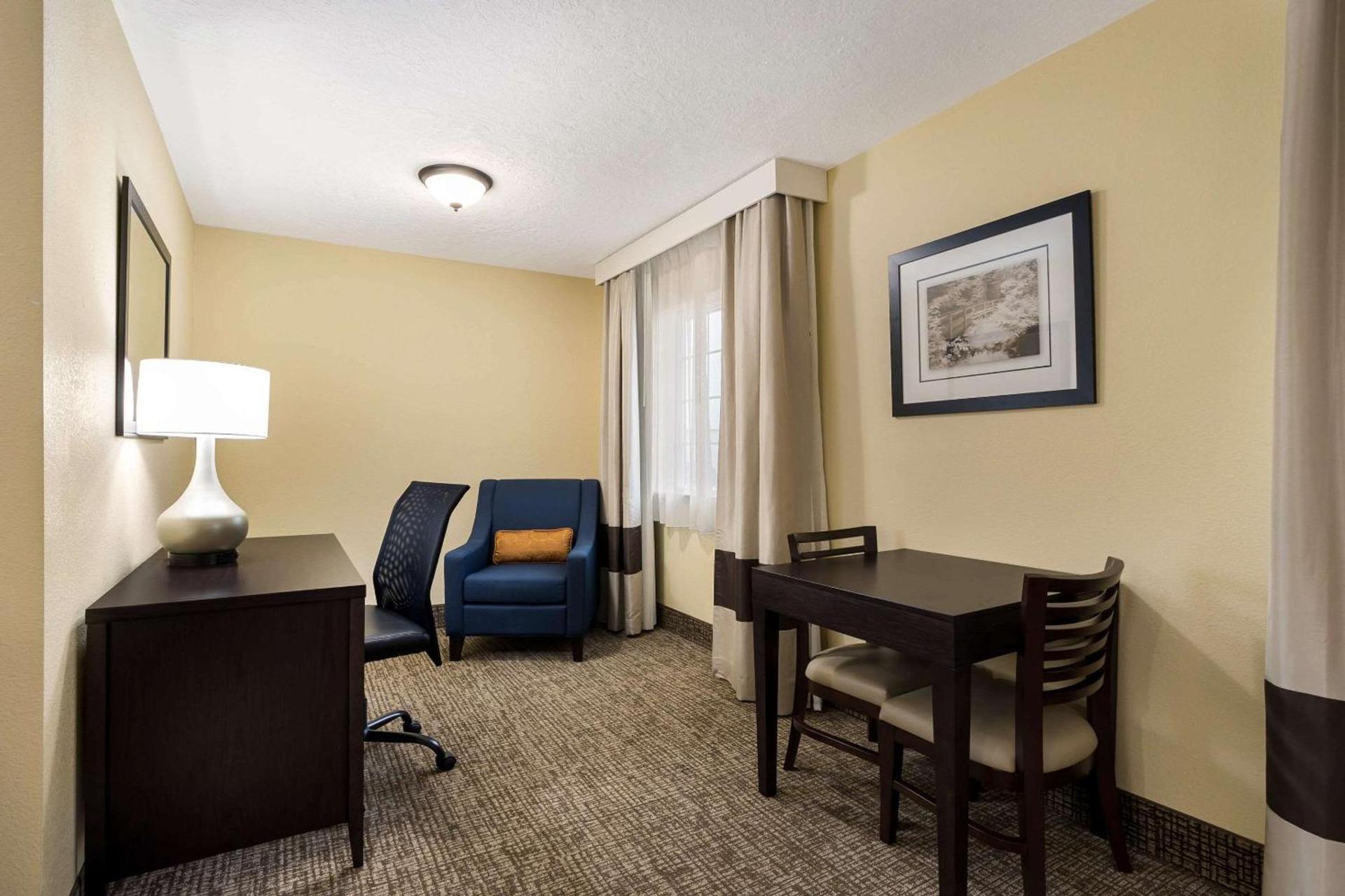 Comfort Inn Yankton SD photo 27