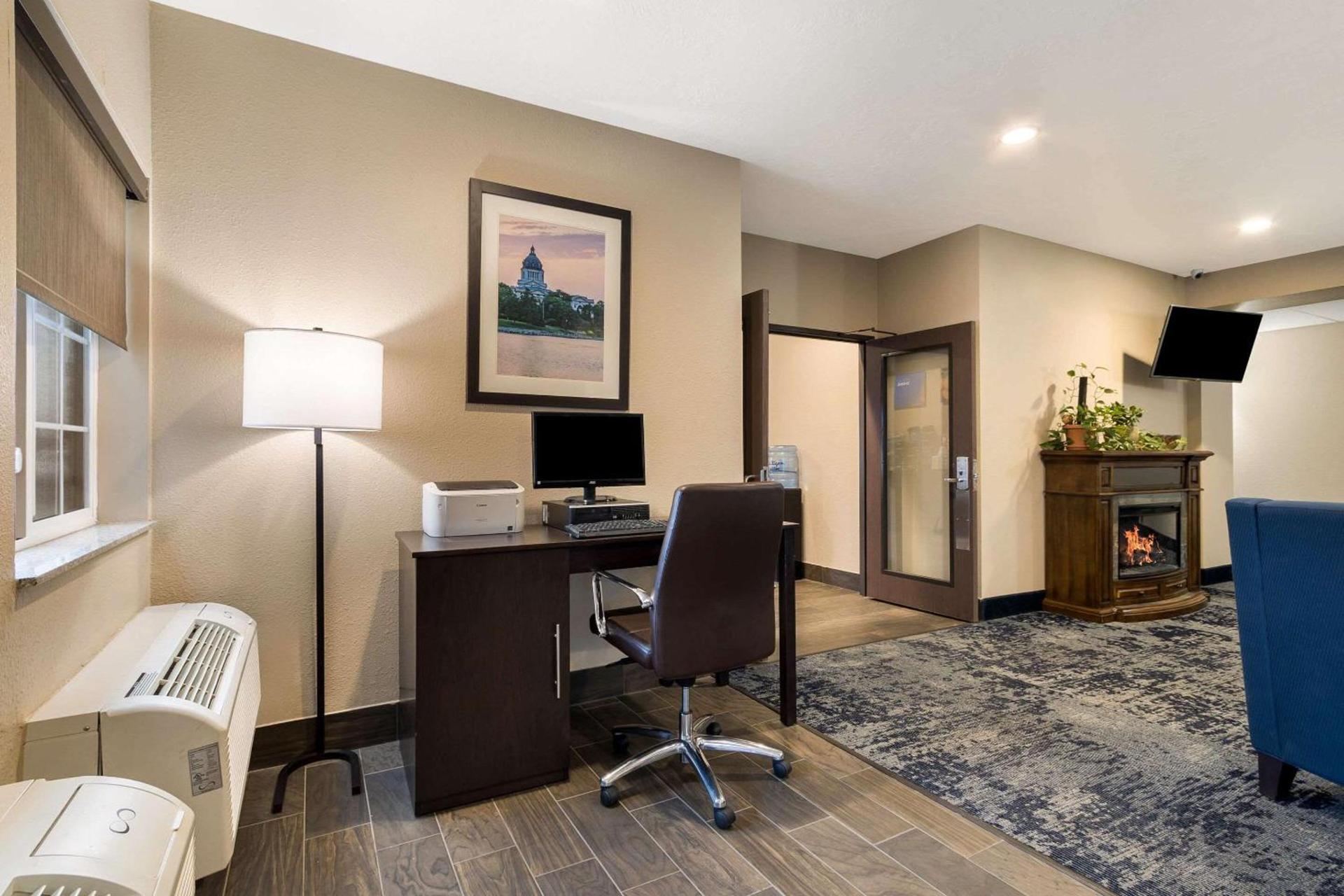 Comfort Inn Yankton SD photo 32