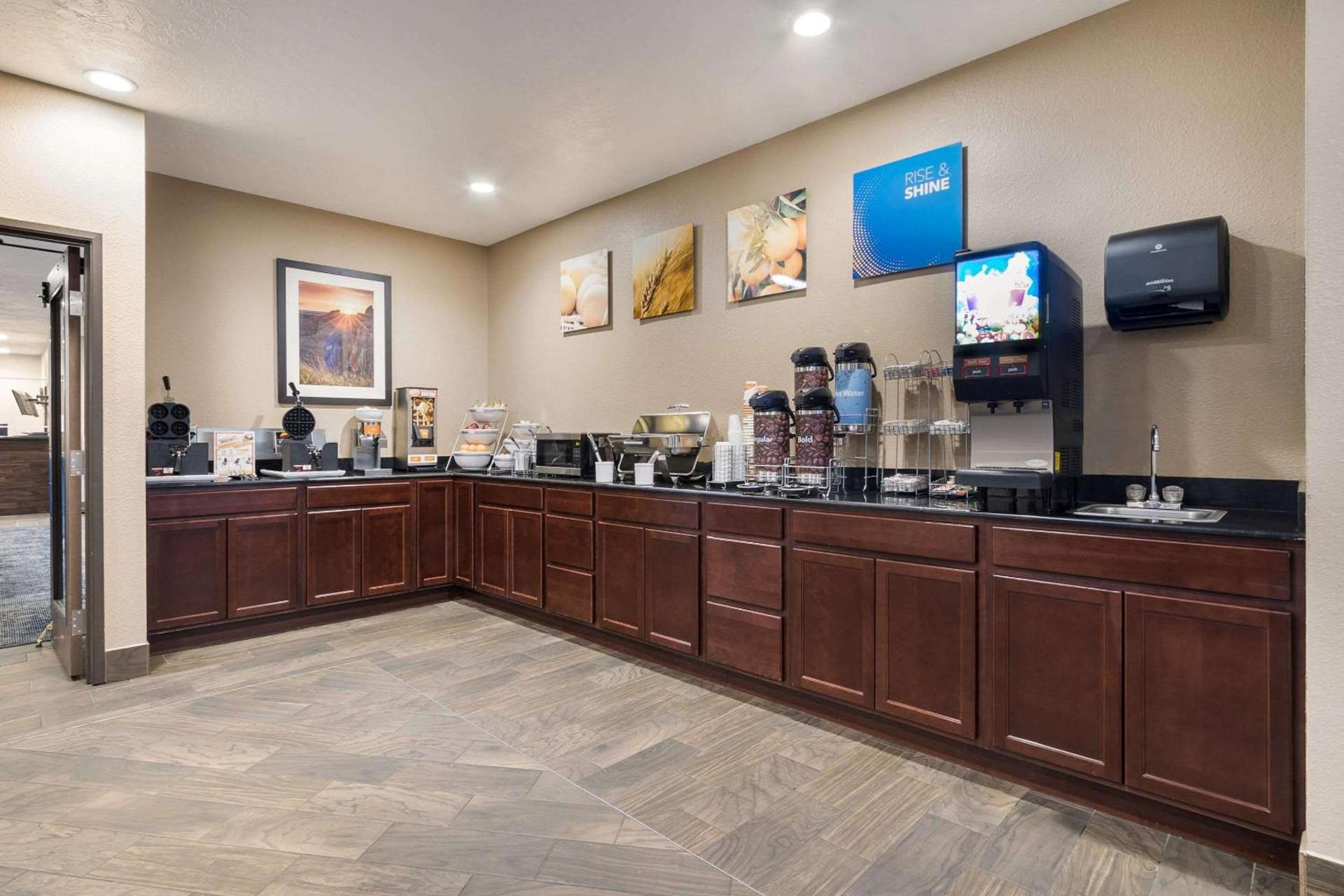 Comfort Inn Yankton SD photo 34