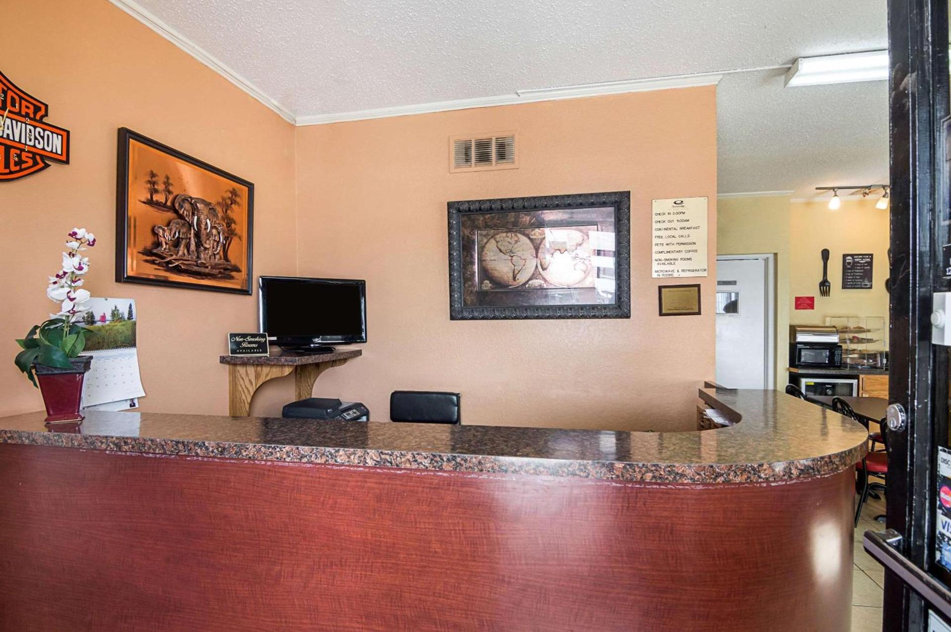 Econo Lodge Dalhart Hwy 54 - Hwy 287 photo 4