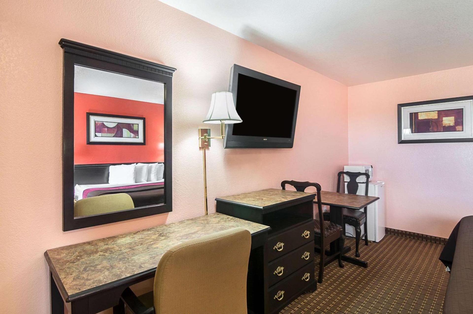 Econo Lodge Dalhart Hwy 54 - Hwy 287 photo 18
