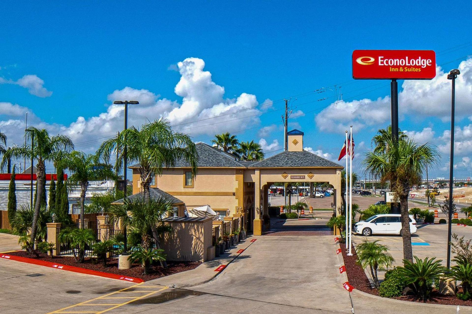 Econo Lodge Inn & Suites Corpus Christi photo 6