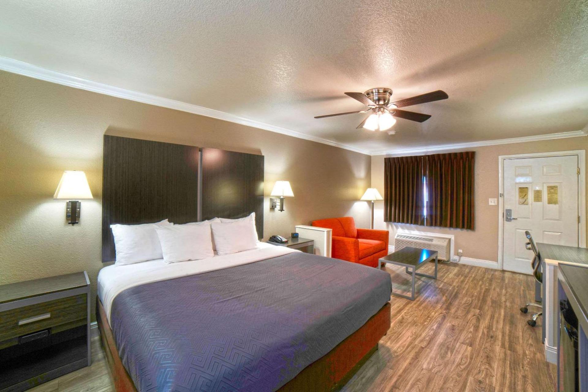 Econo Lodge Inn & Suites Corpus Christi photo 20
