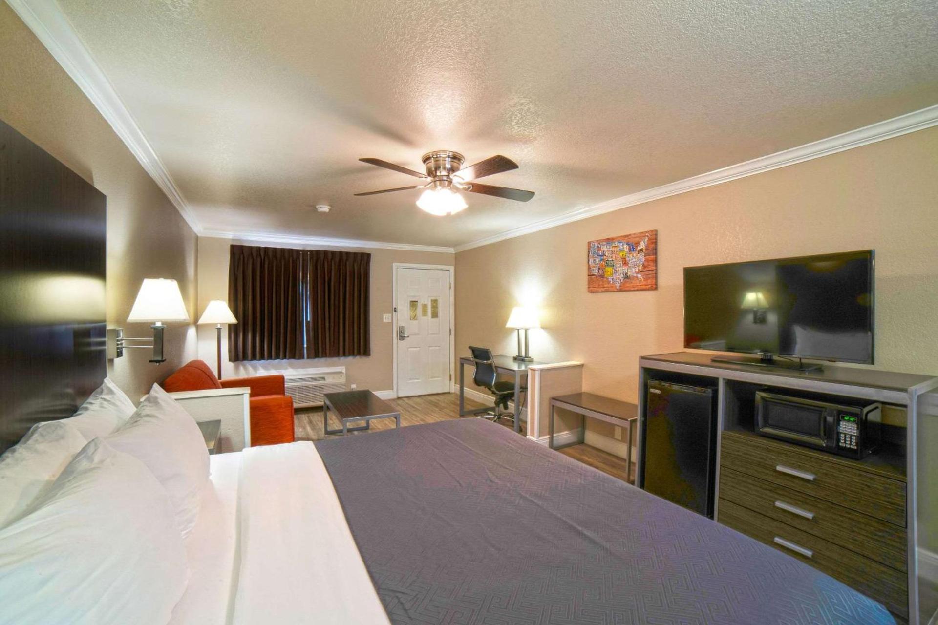 Econo Lodge Inn & Suites Corpus Christi photo 21