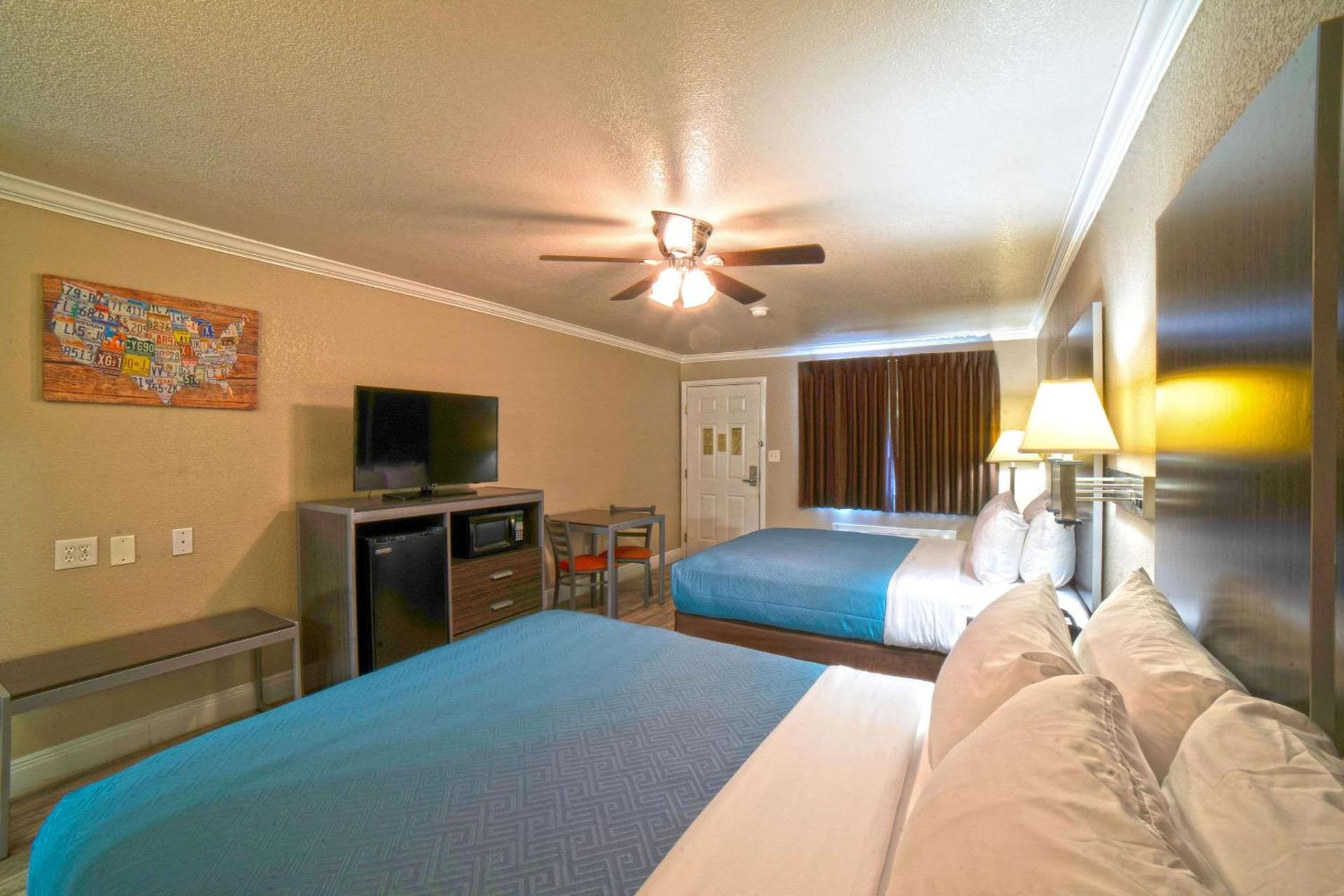 Econo Lodge Inn & Suites Corpus Christi photo 25