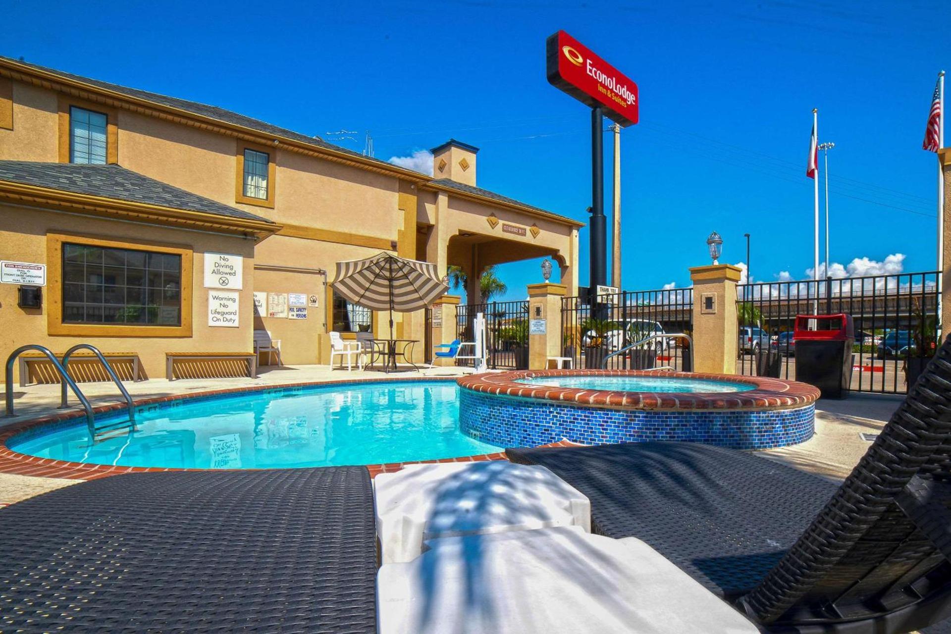 Econo Lodge Inn & Suites Corpus Christi photo 32