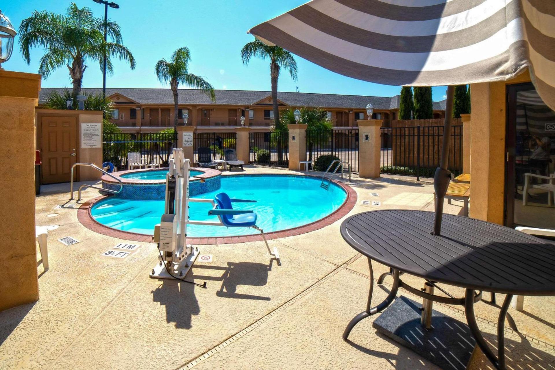 Econo Lodge Inn & Suites Corpus Christi photo 33
