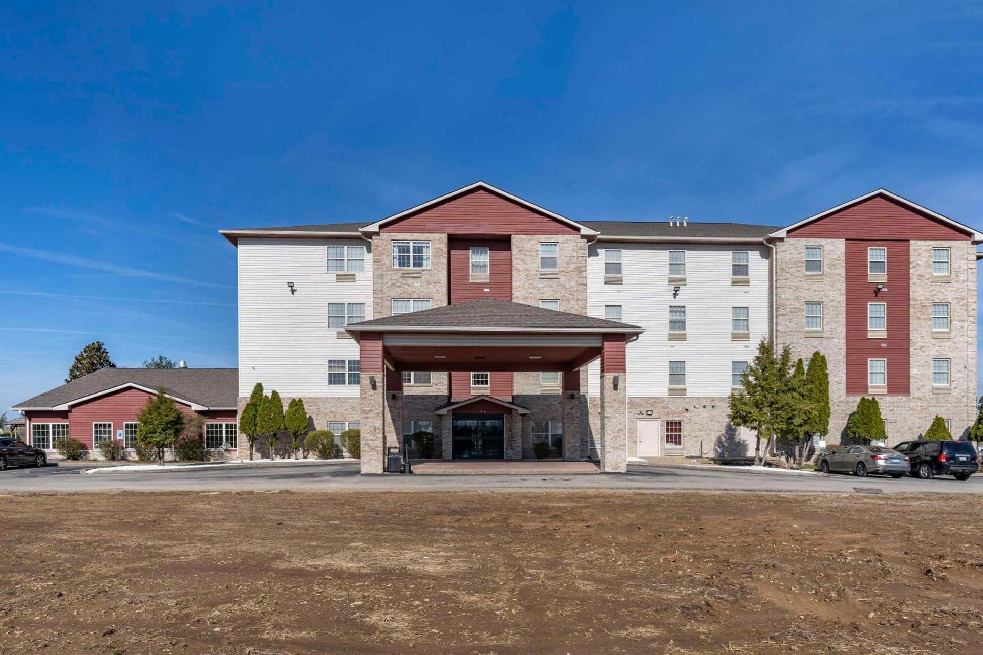 Comfort Inn & Suites Shelbyville photo 2
