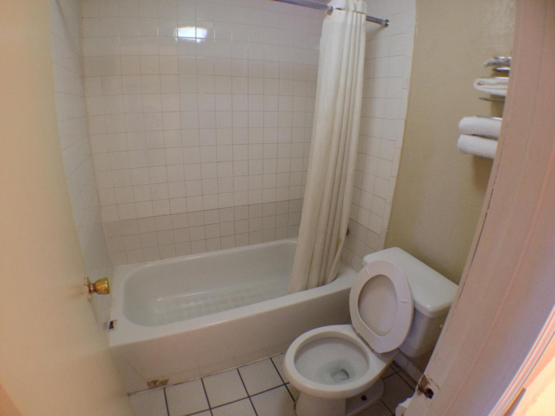 Budget Inn Motel photo 53