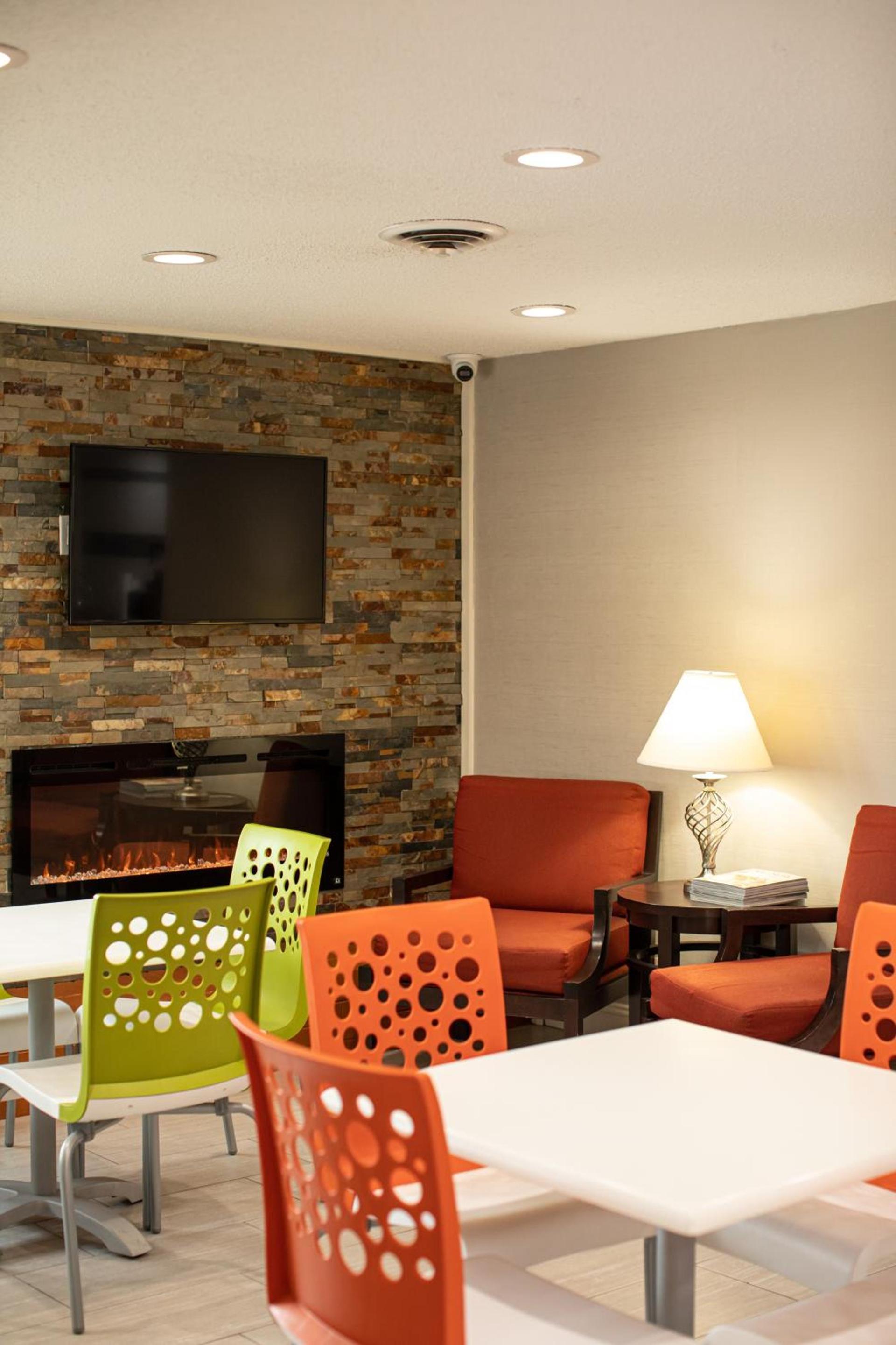 Knights Inn Mount Airy photo 17