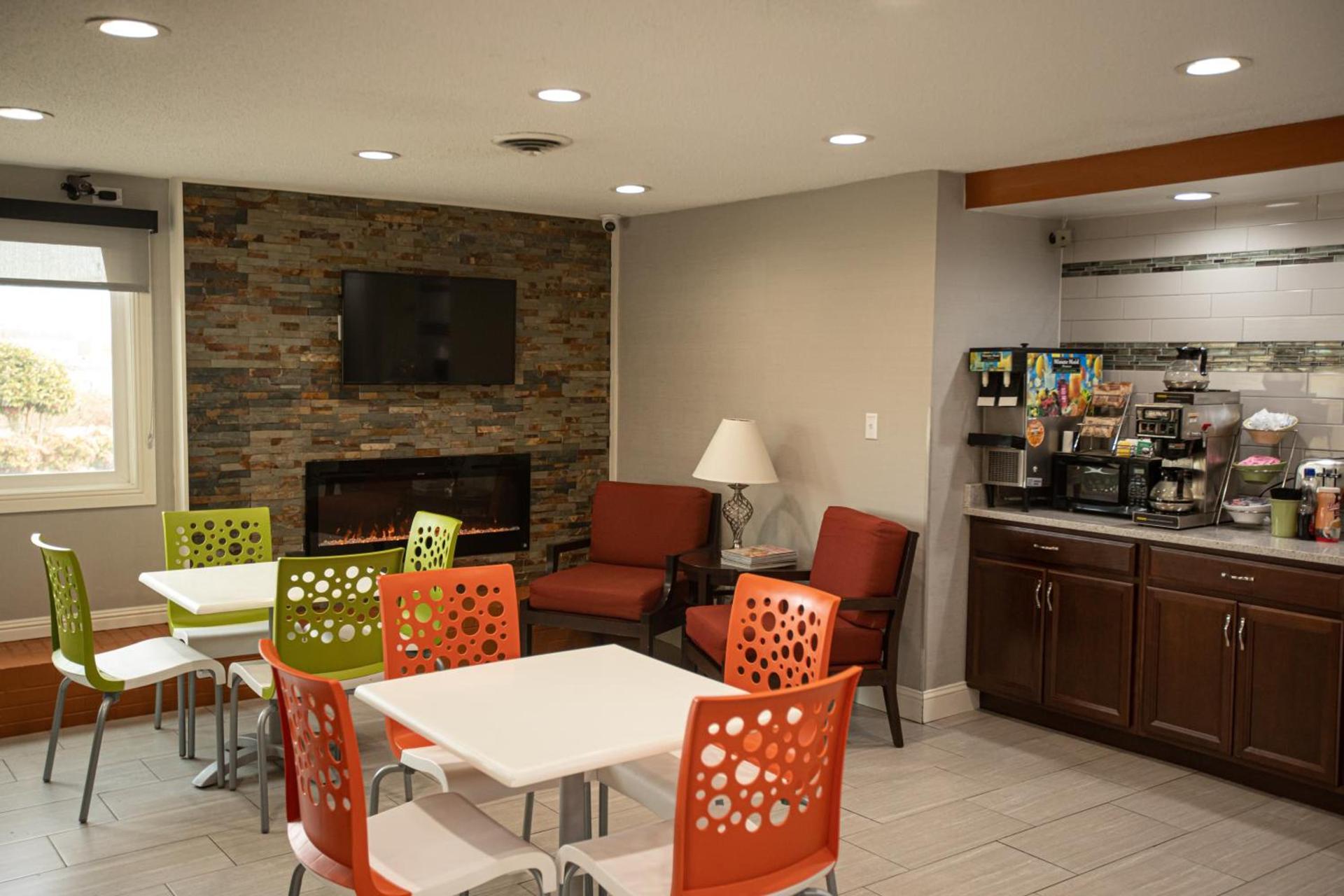 Knights Inn Mount Airy photo 39