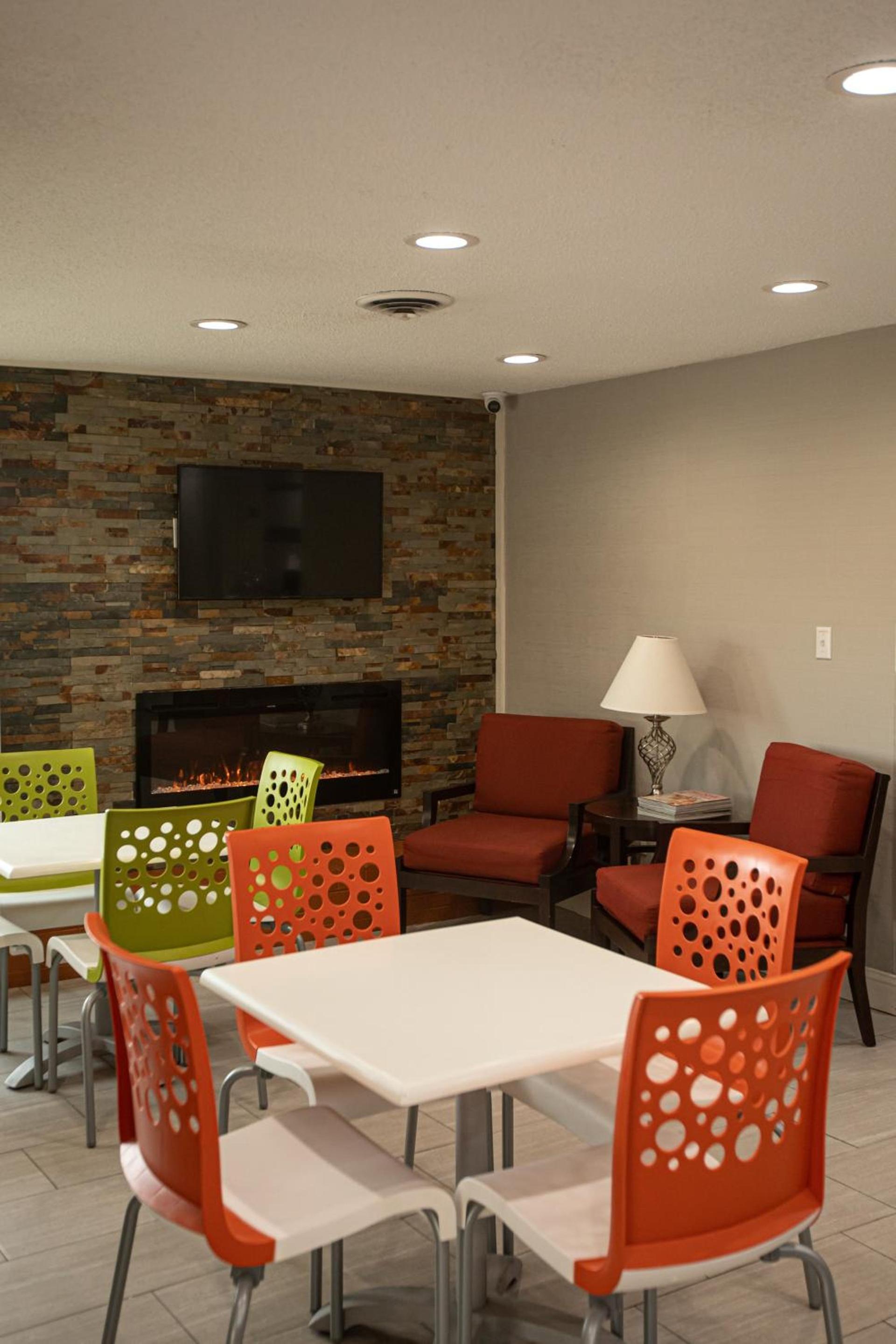 Knights Inn Mount Airy photo 23