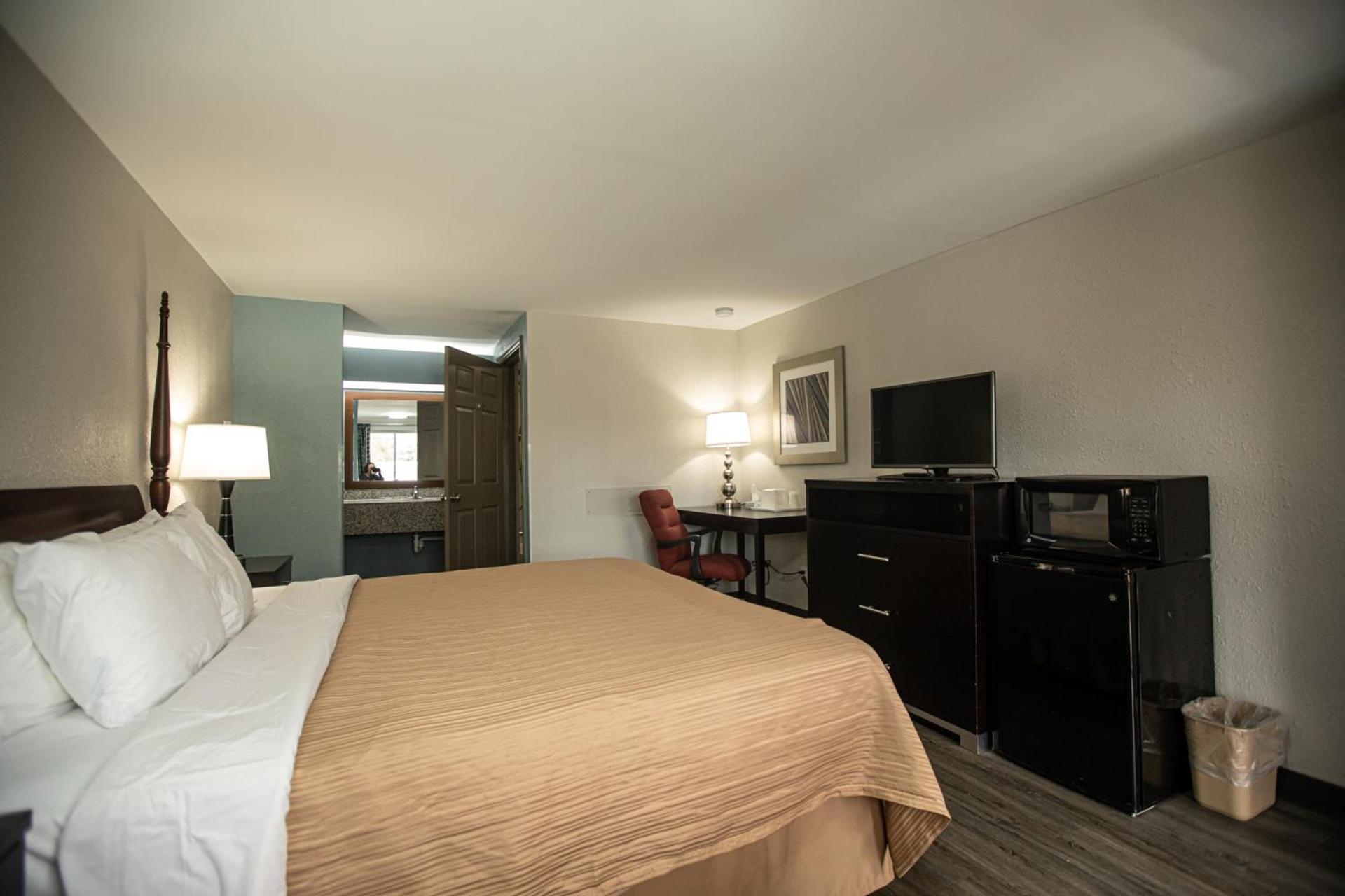 Knights Inn Mount Airy photo 29