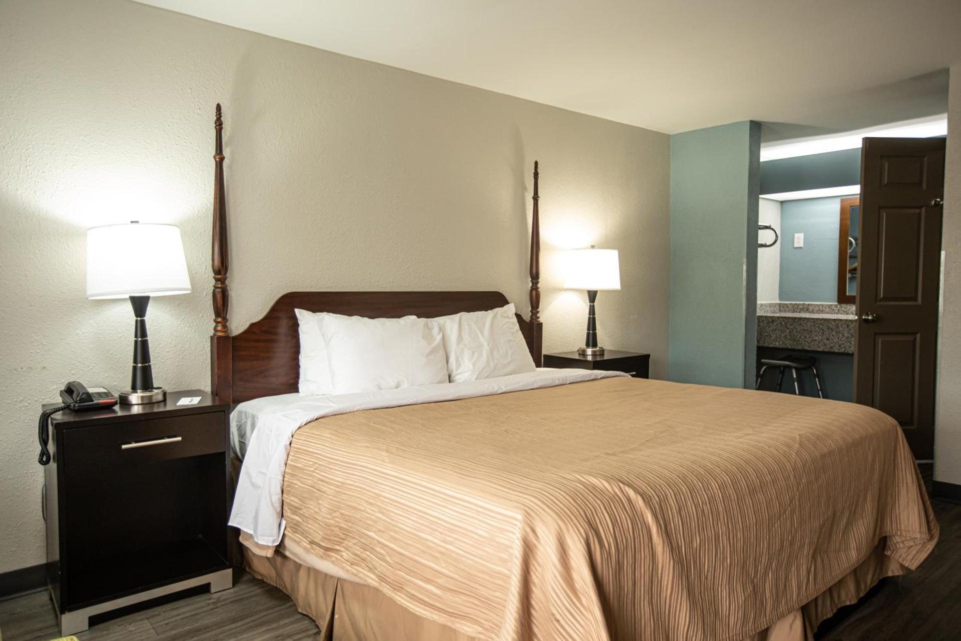 Knights Inn Mount Airy photo 24
