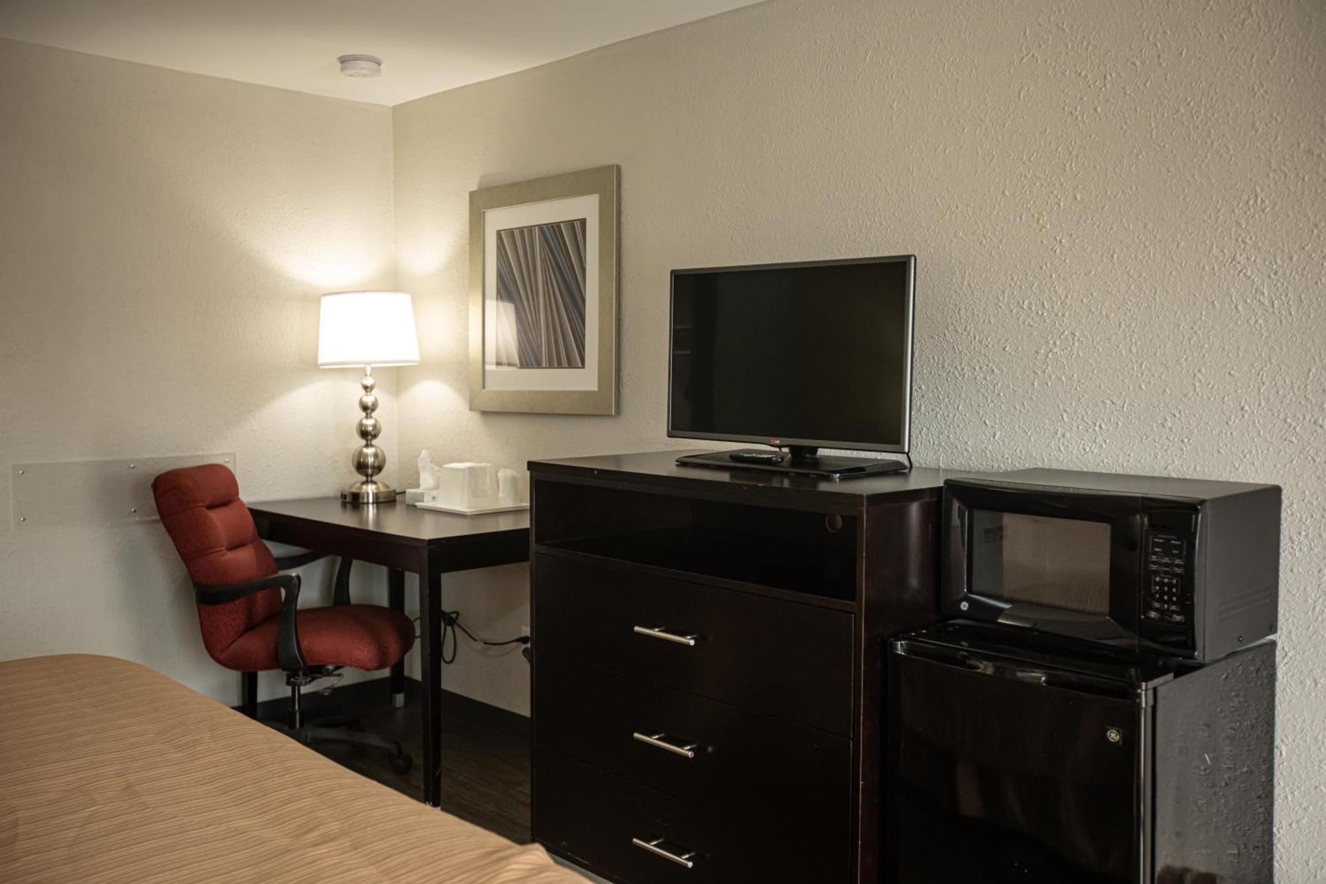 Knights Inn Mount Airy photo 11