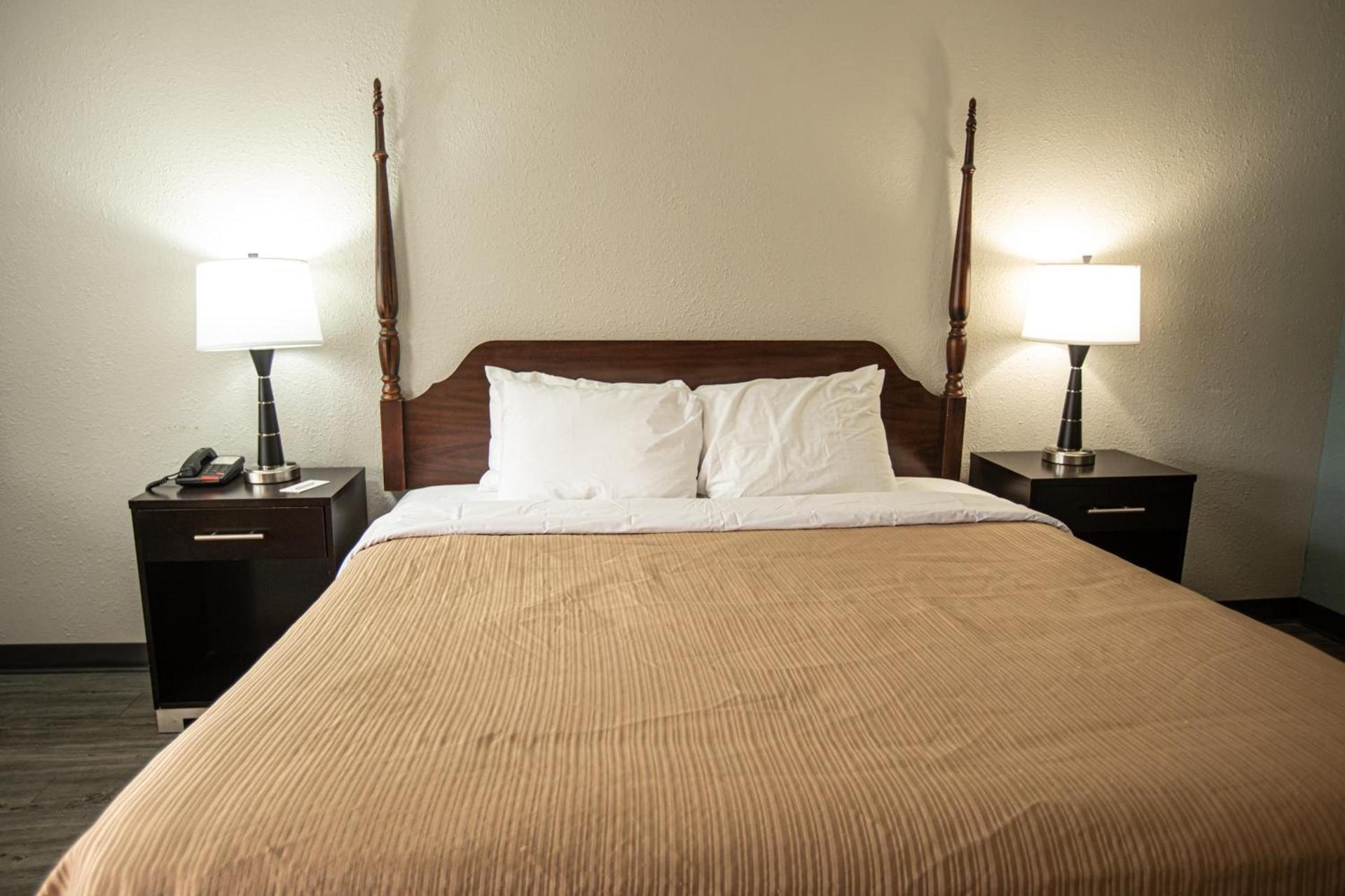 Knights Inn Mount Airy photo 26