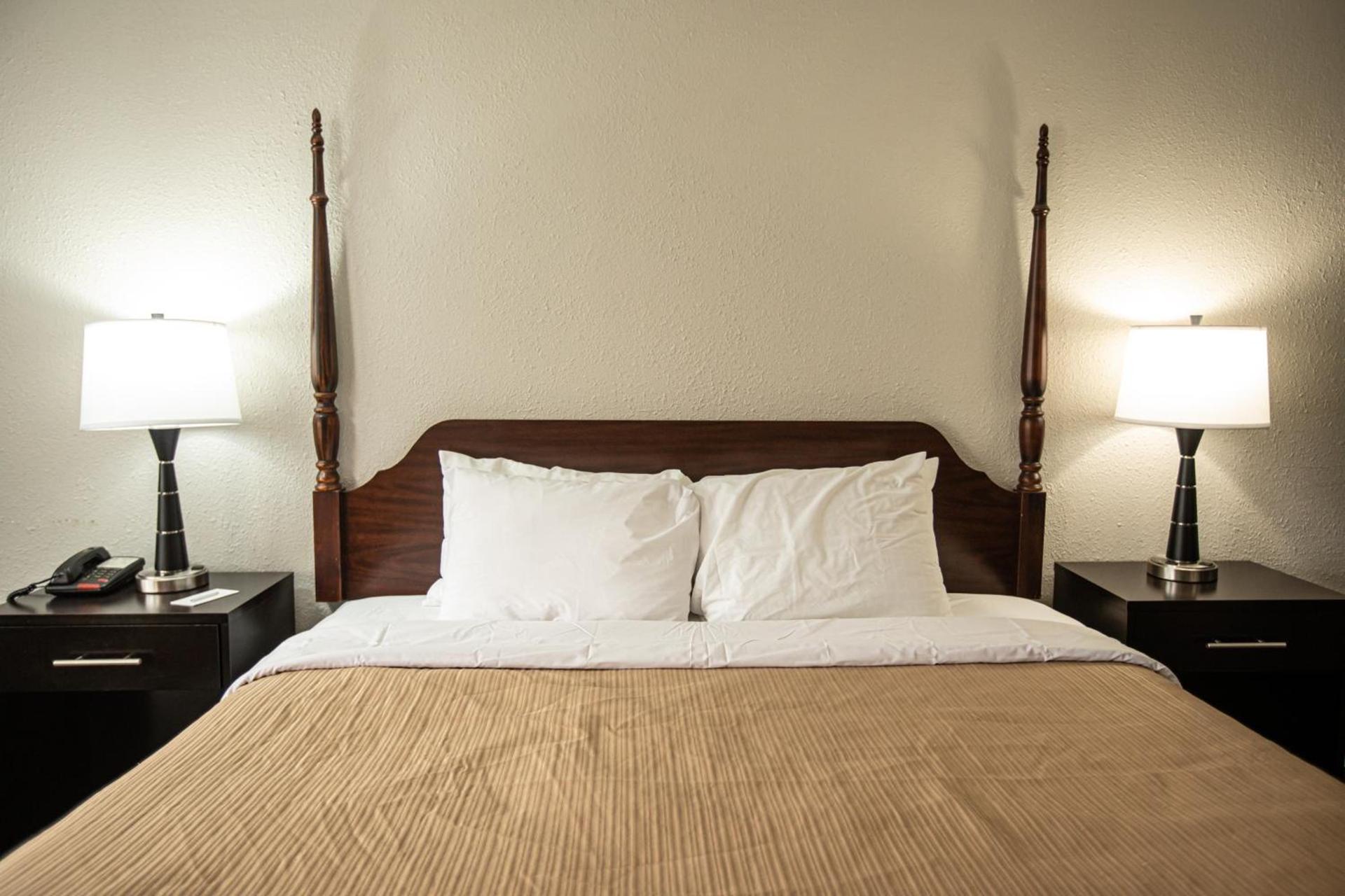 Knights Inn Mount Airy photo 30