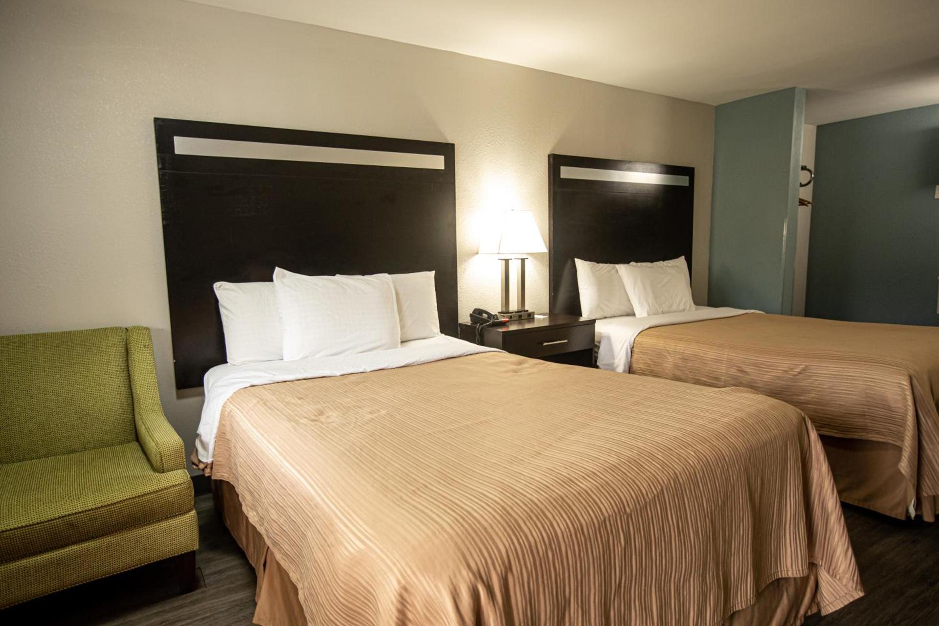 Knights Inn Mount Airy photo 33