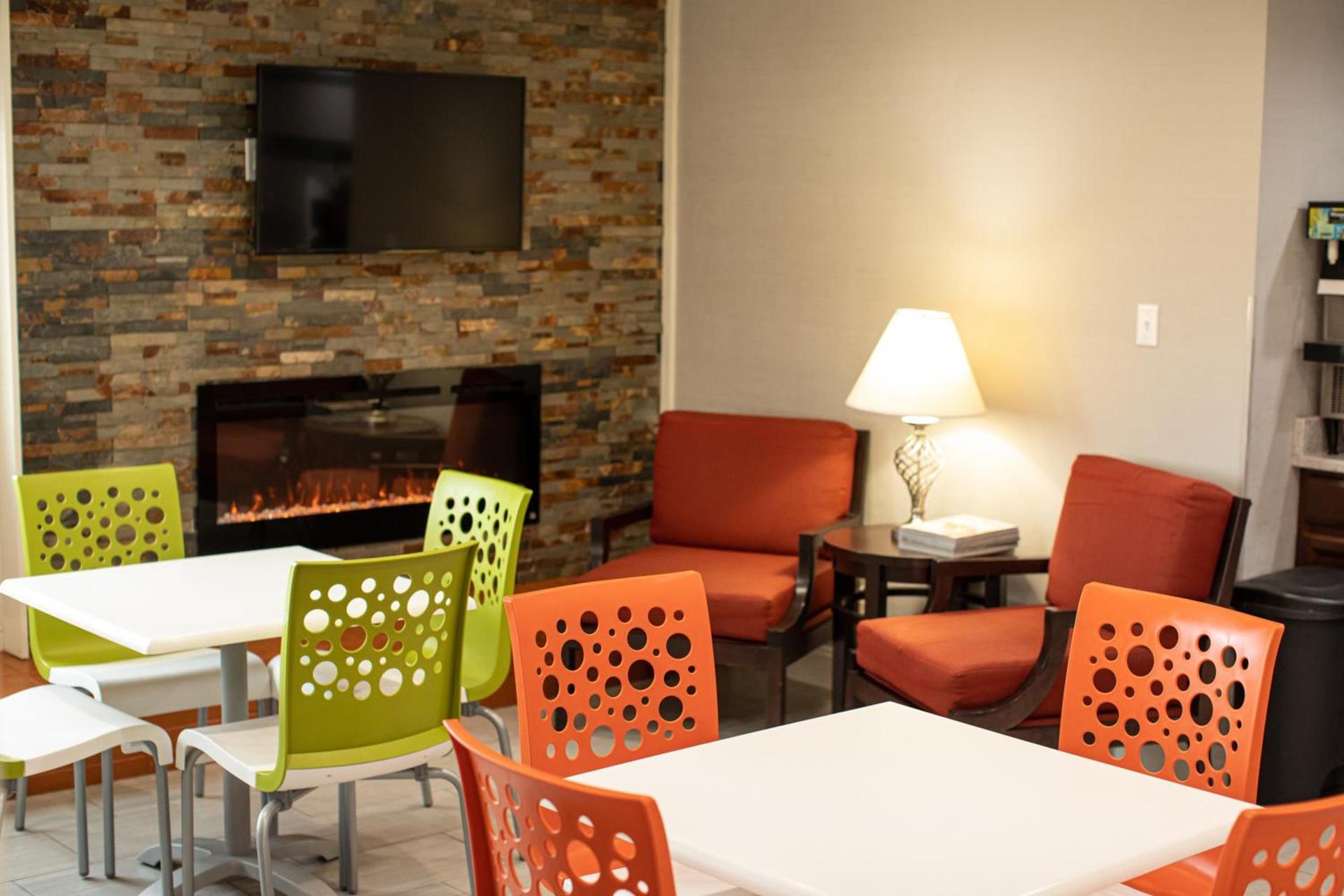 Knights Inn Mount Airy photo 36