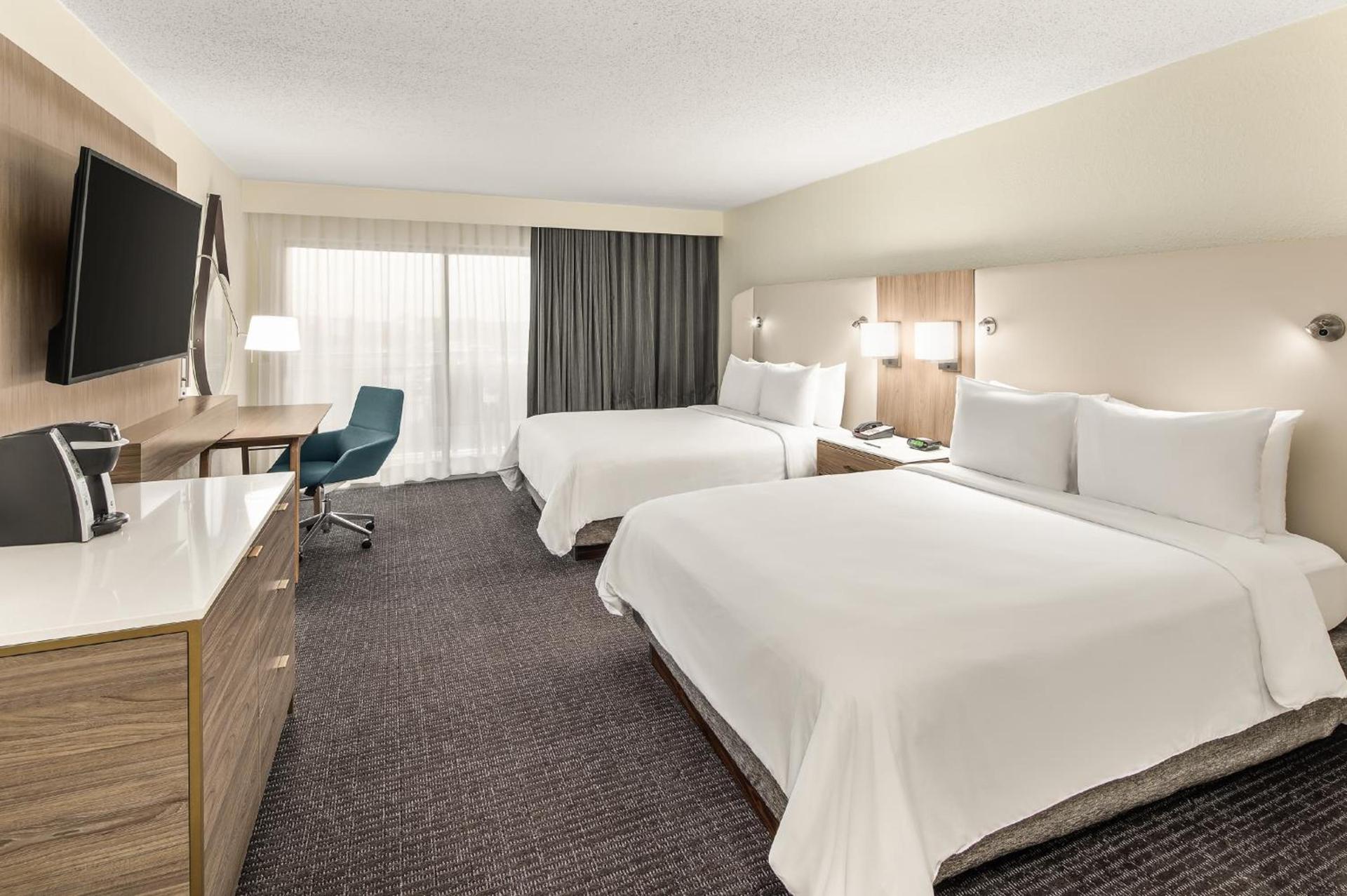 Crowne Plaza Orlando - Lake Buena Vista by IHG photo 2